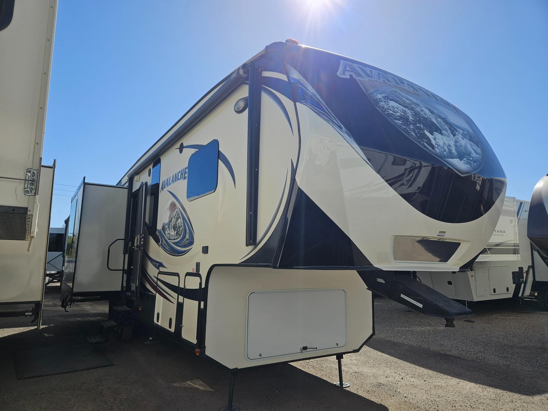 2014 Keystone RV Avalanche 295RL