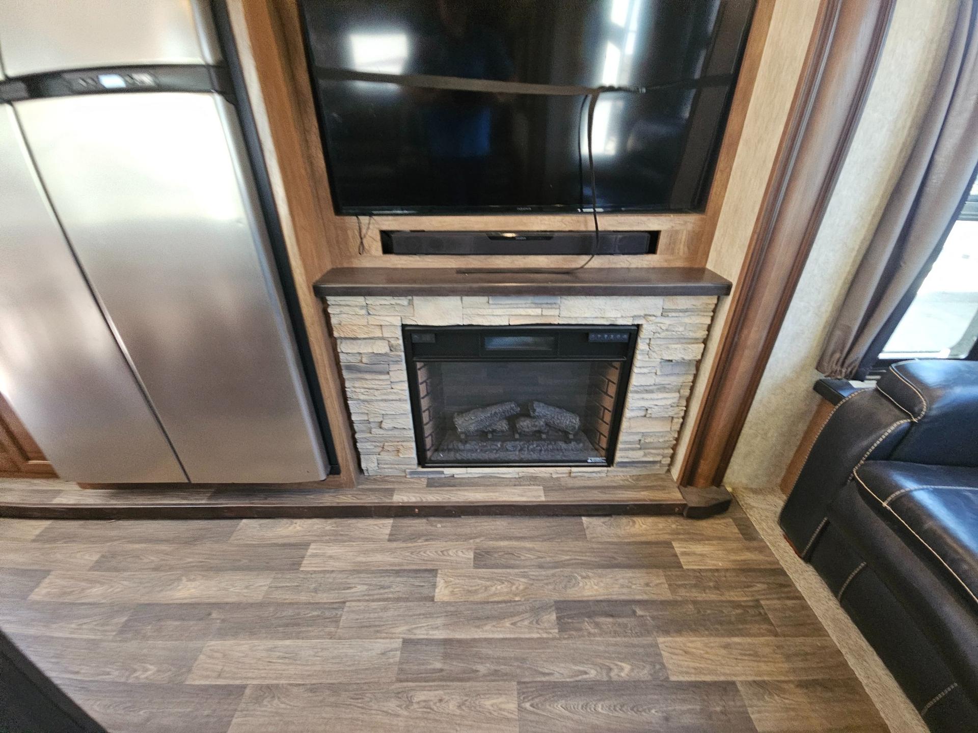 2016 Keystone Rv 2016 Keystone Rv Montana - thumbnail 17