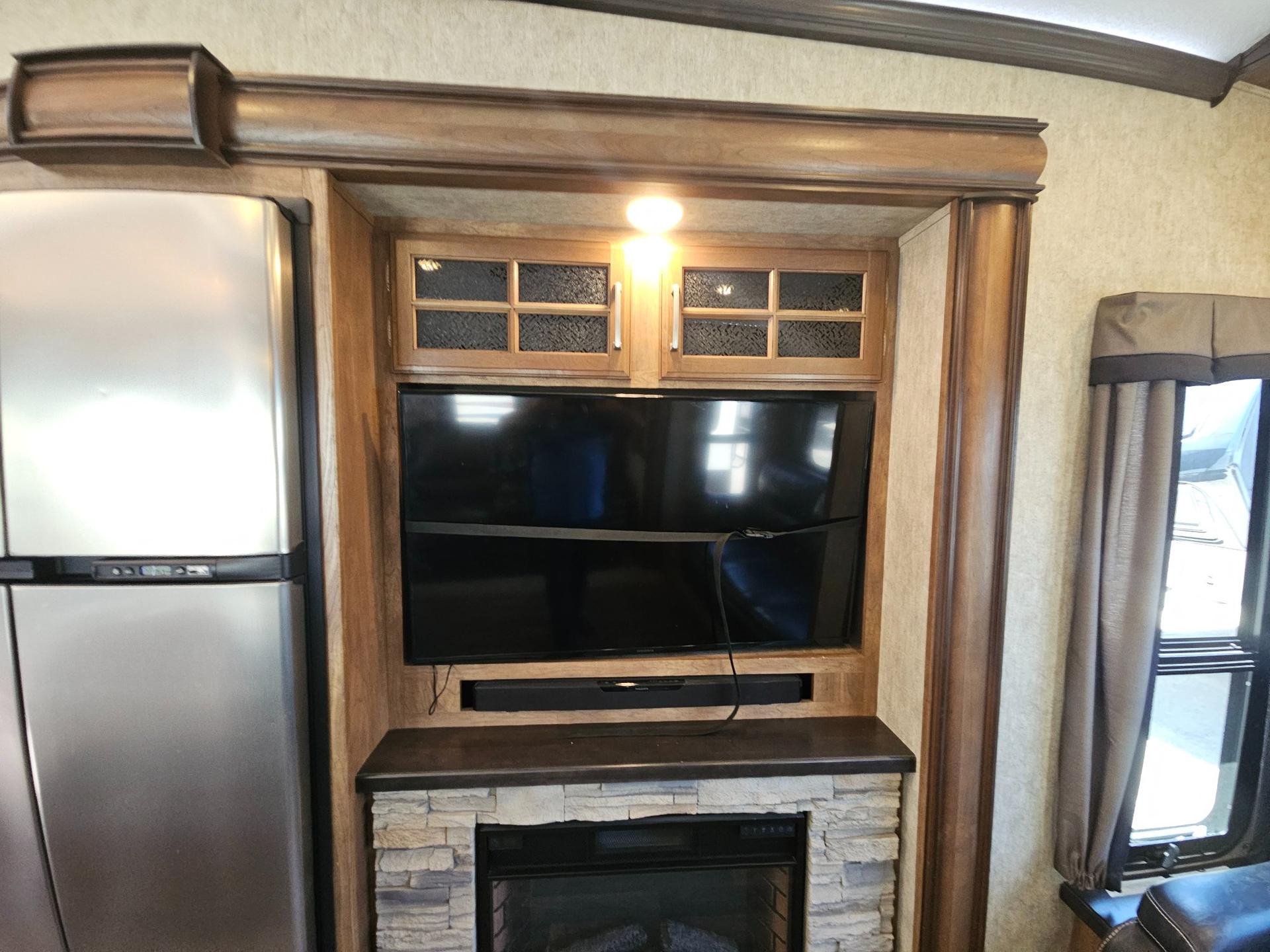 2016 Keystone Rv 2016 Keystone Rv Montana - thumbnail 18