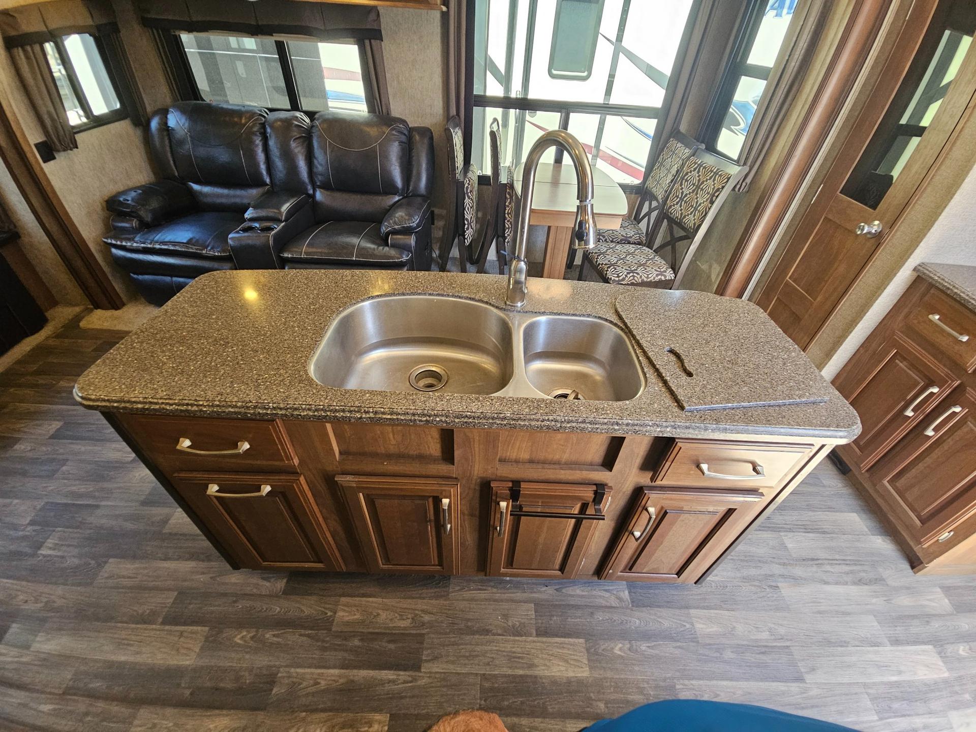 2016 Keystone Rv 2016 Keystone Rv Montana - thumbnail 21