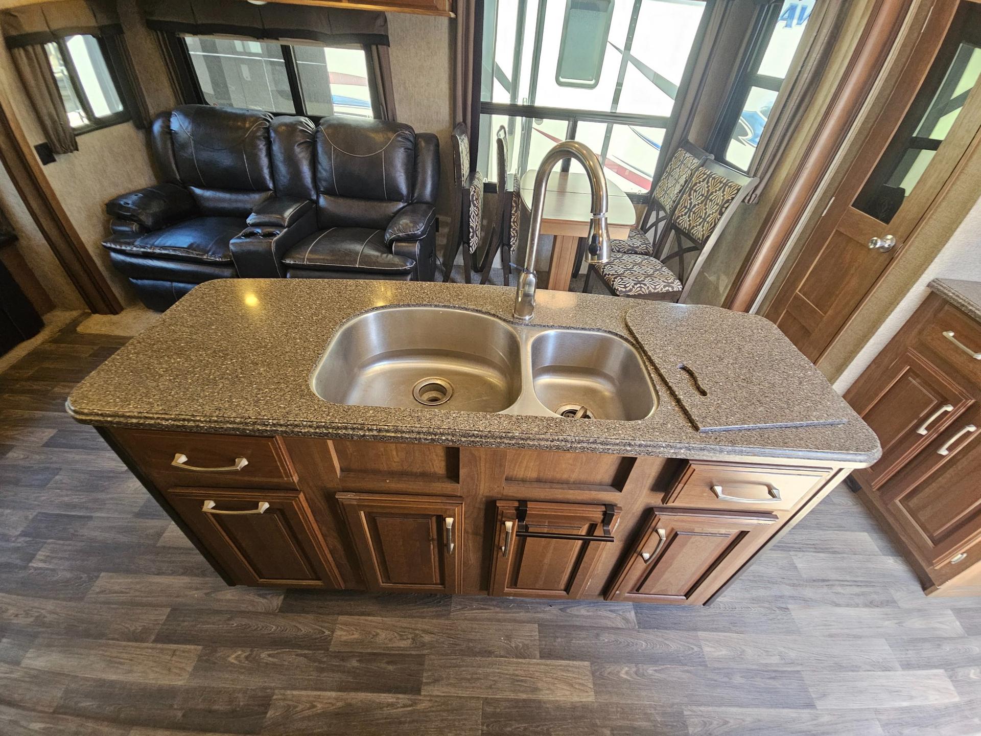 2016 Keystone Rv 2016 Keystone Rv Montana - thumbnail 22