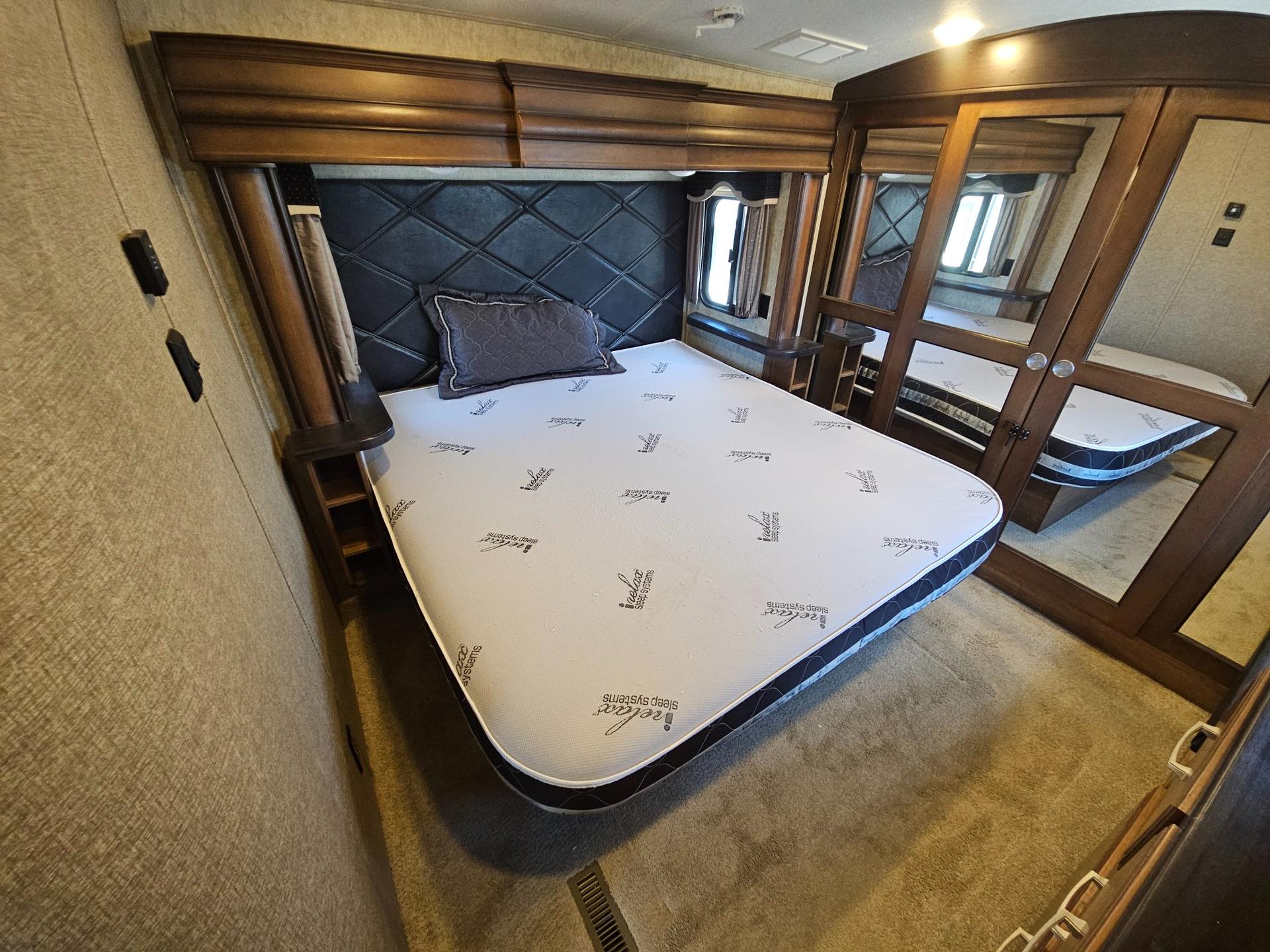 2016 Keystone Rv 2016 Keystone Rv Montana - thumbnail 32