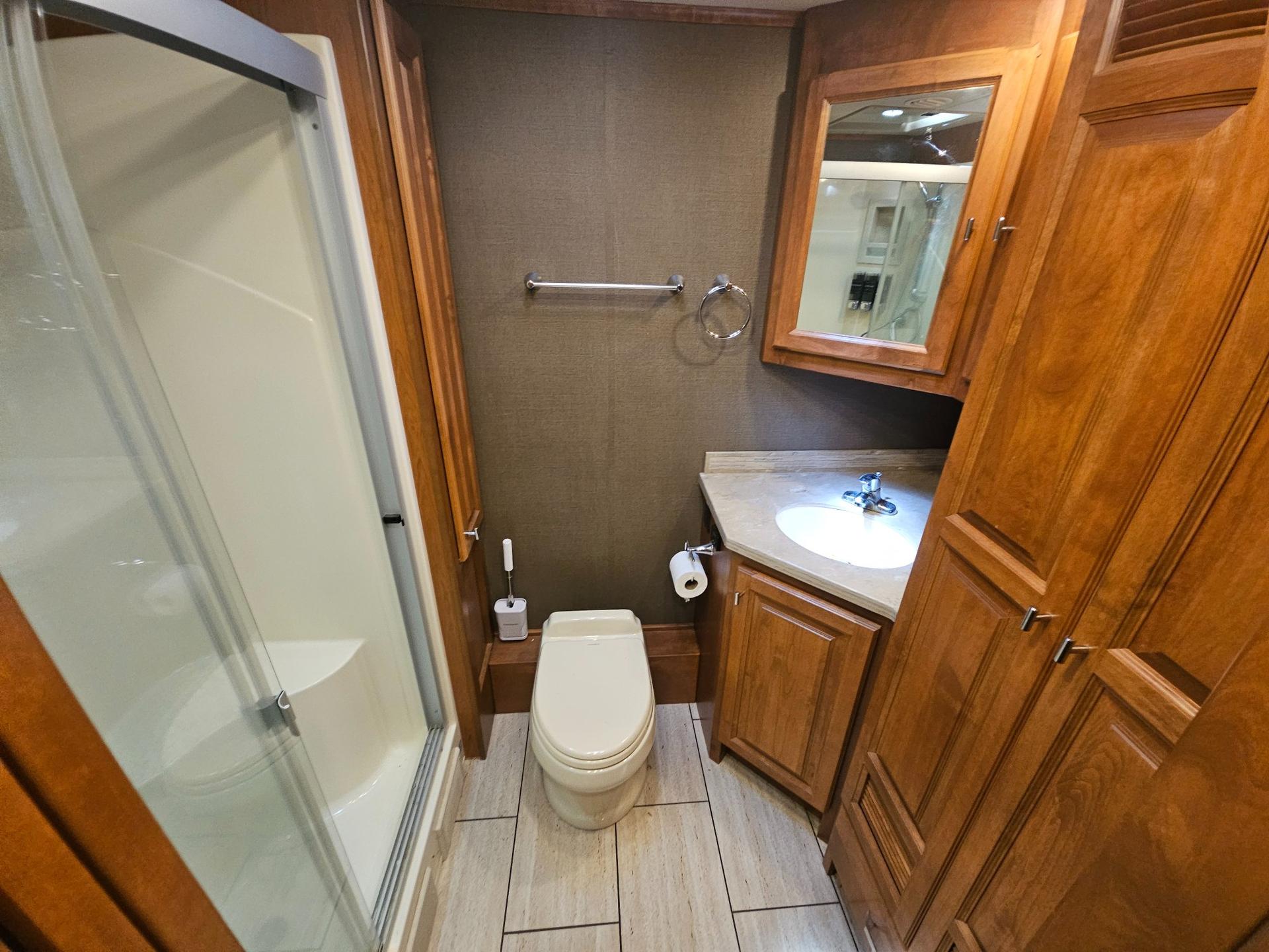 2018 Tiffin Motor Coach 2018 Tiffin Motor Coach Allegro Open Road - thumbnail 22