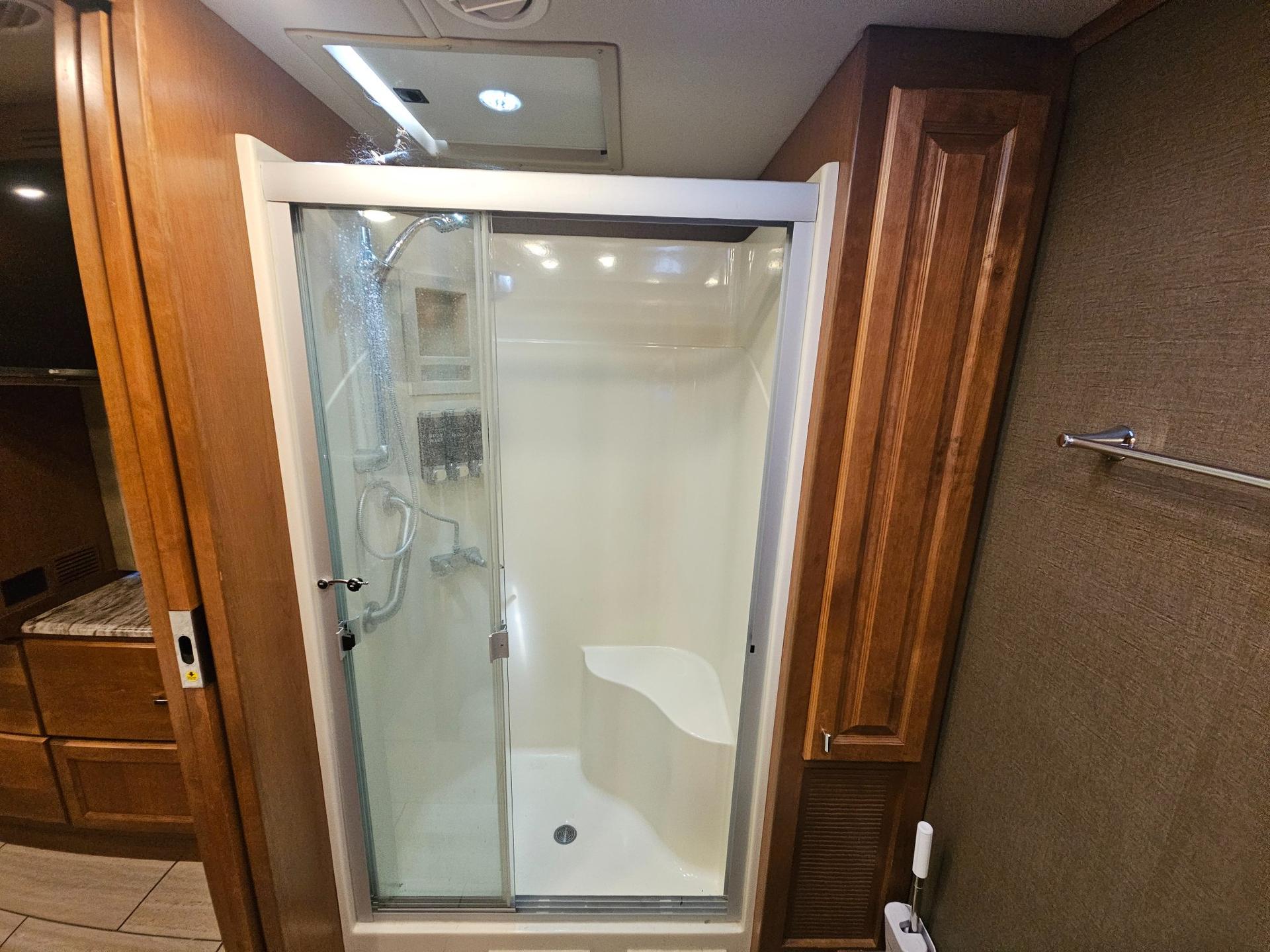 2018 Tiffin Motor Coach 2018 Tiffin Motor Coach Allegro Open Road - thumbnail 23