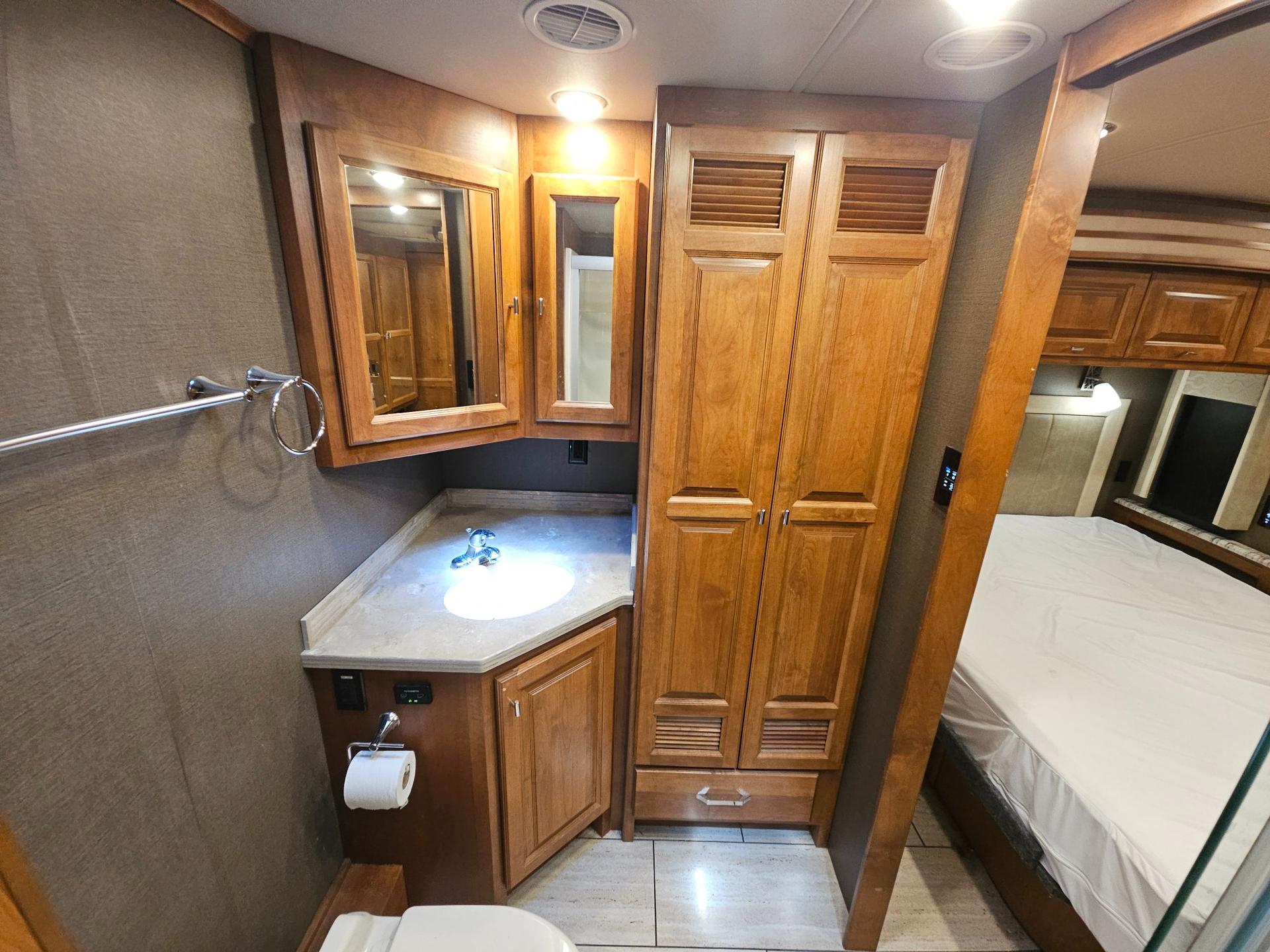 2018 Tiffin Motor Coach 2018 Tiffin Motor Coach Allegro Open Road - thumbnail 24