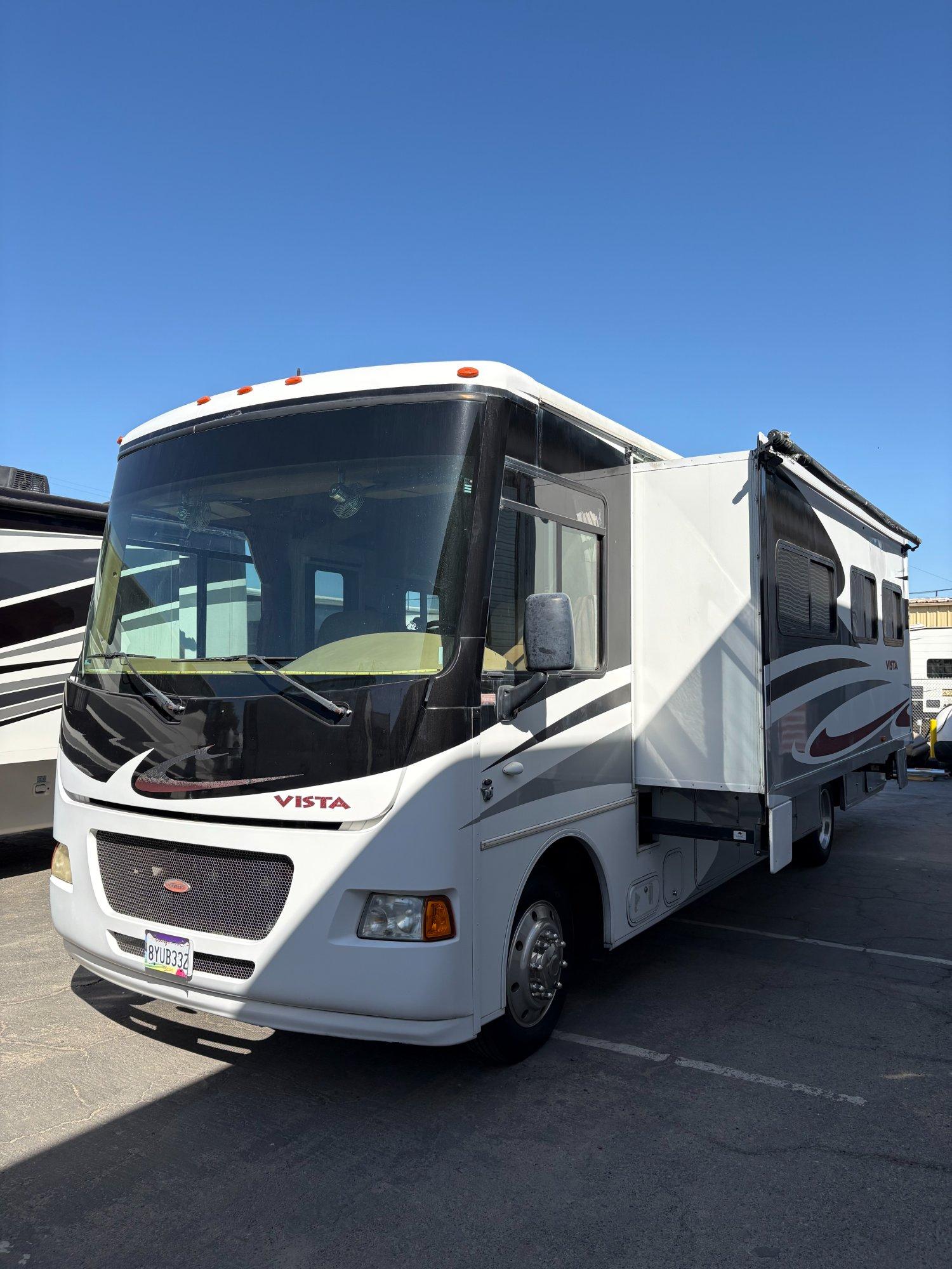 2012 Winnebago 2012 Winnebago Vista - thumbnail 4
