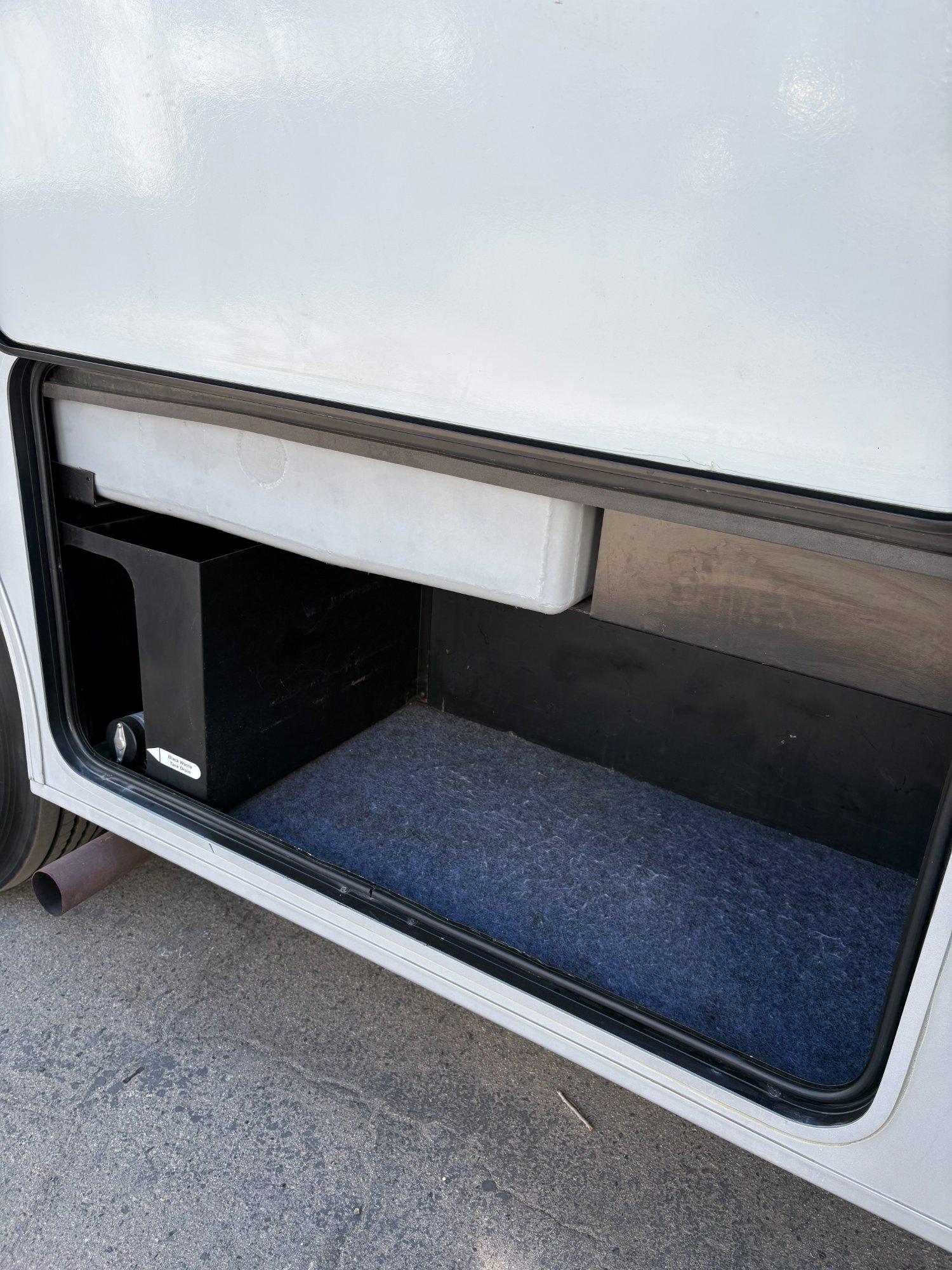 2012 Winnebago 2012 Winnebago Vista - thumbnail 6