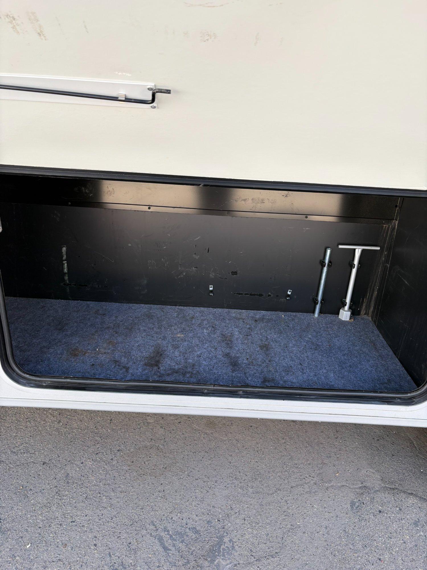 2012 Winnebago 2012 Winnebago Vista - thumbnail 7