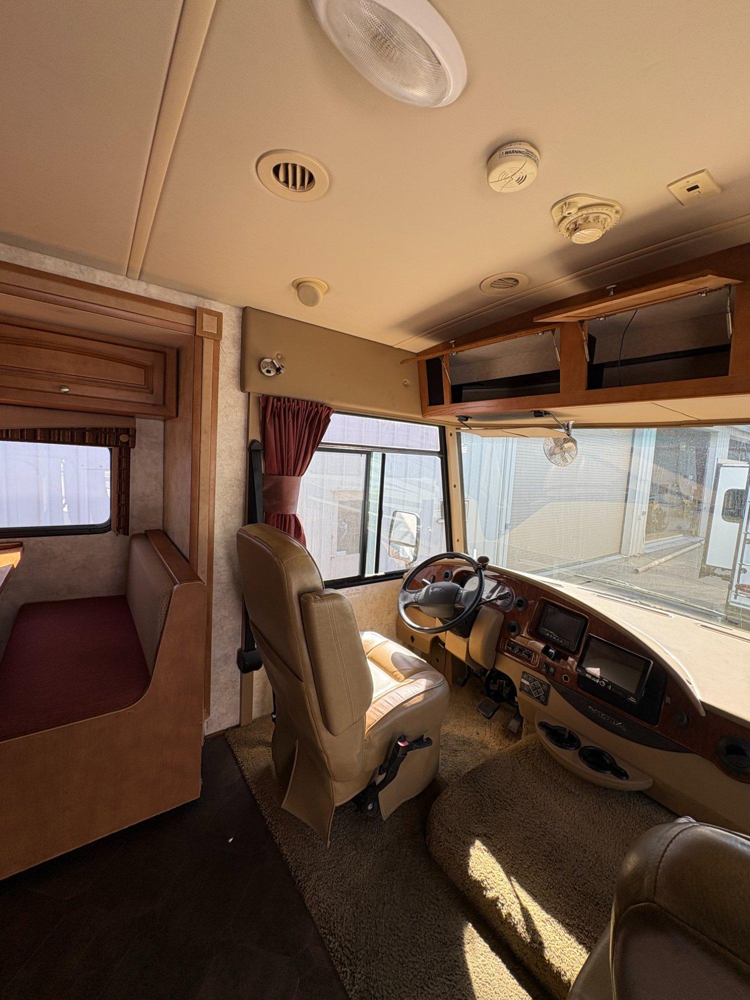 2012 Winnebago 2012 Winnebago Vista - thumbnail 13