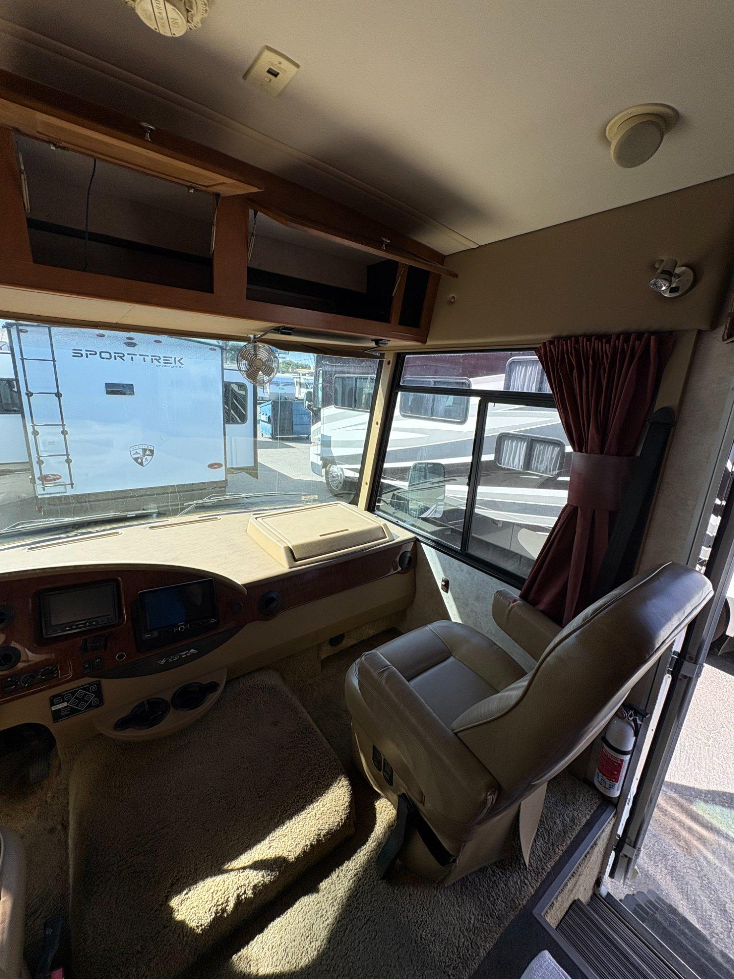 2012 Winnebago 2012 Winnebago Vista - thumbnail 14