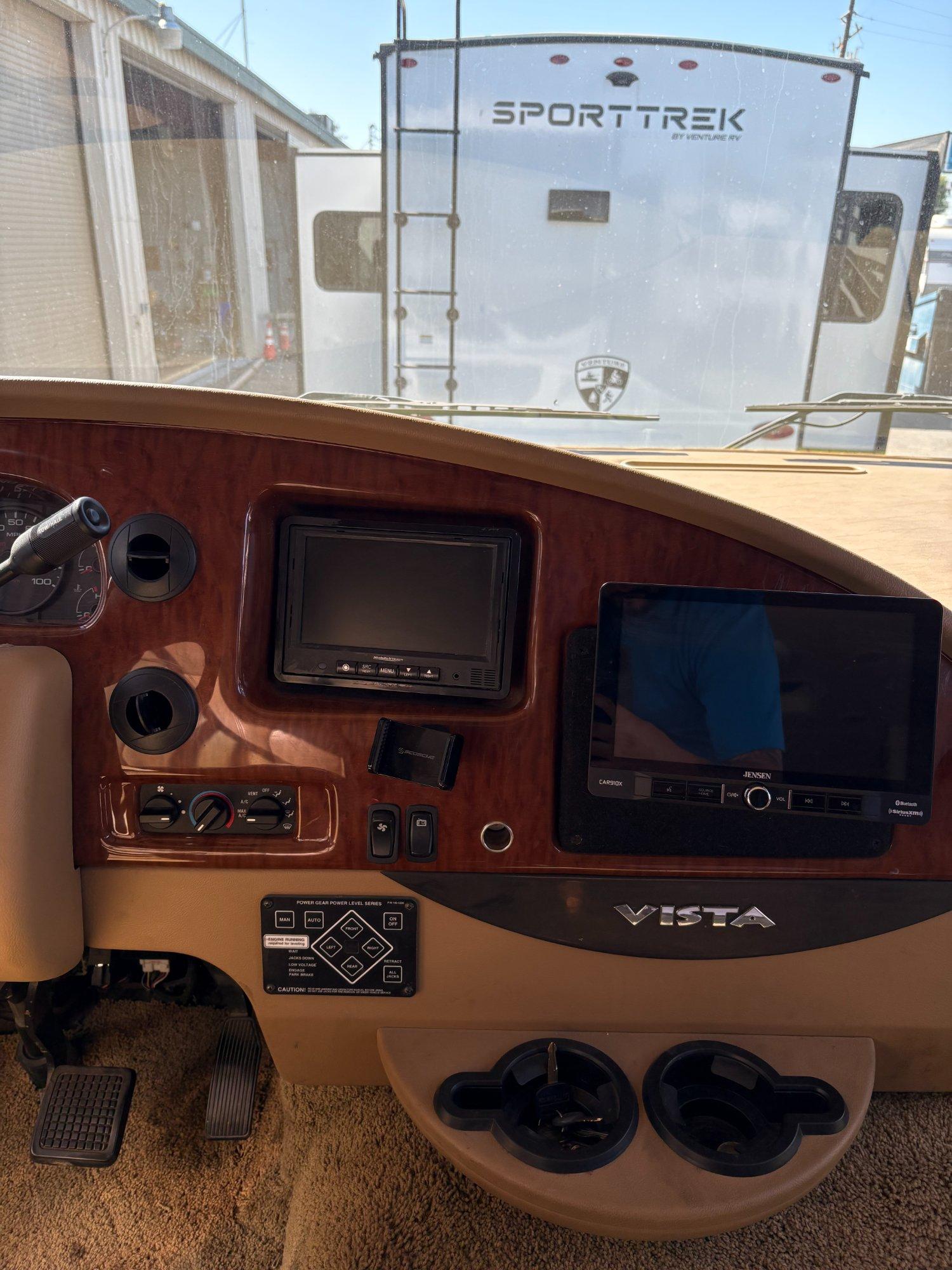 2012 Winnebago 2012 Winnebago Vista - thumbnail 15