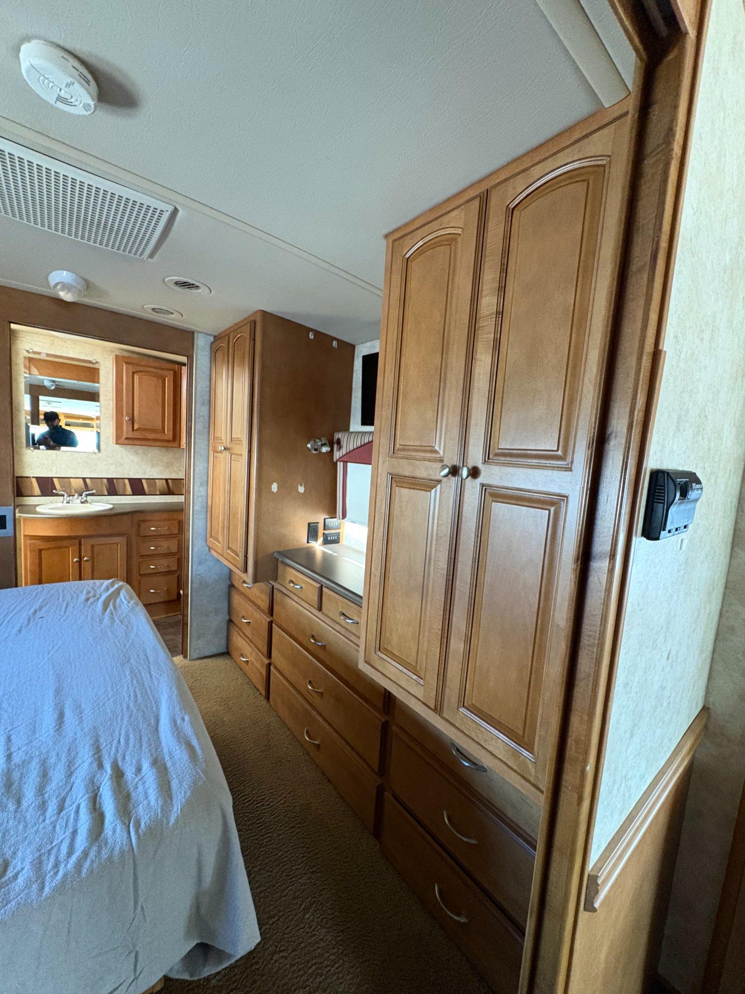 2012 Winnebago 2012 Winnebago Vista - thumbnail 25