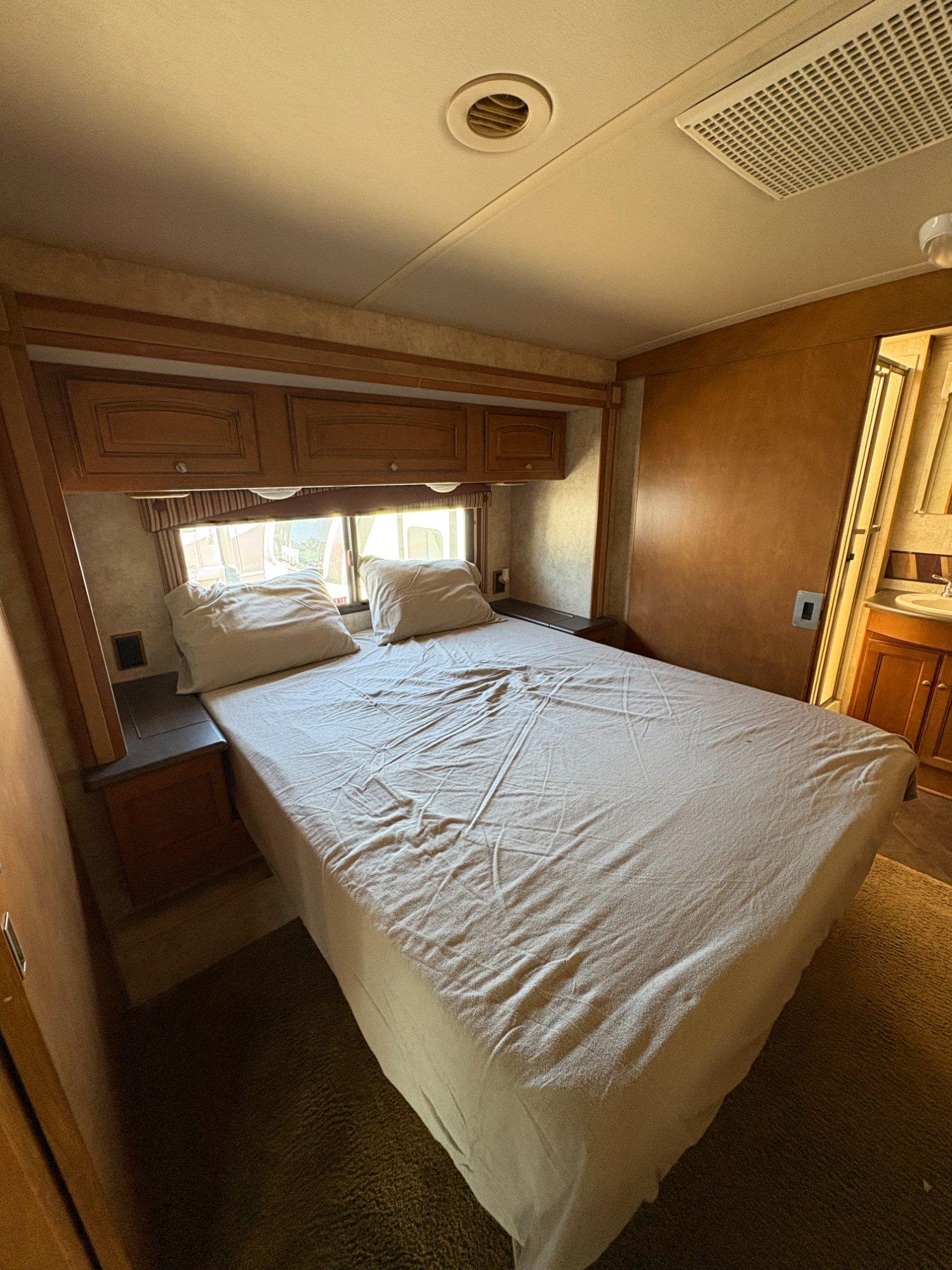 2012 Winnebago 2012 Winnebago Vista - thumbnail 26