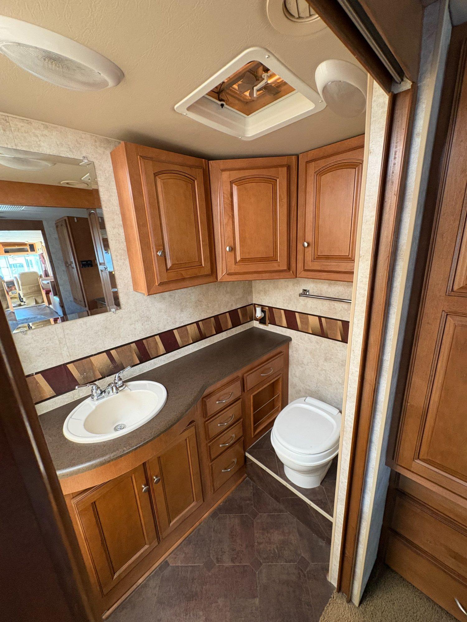 2012 Winnebago 2012 Winnebago Vista - thumbnail 27