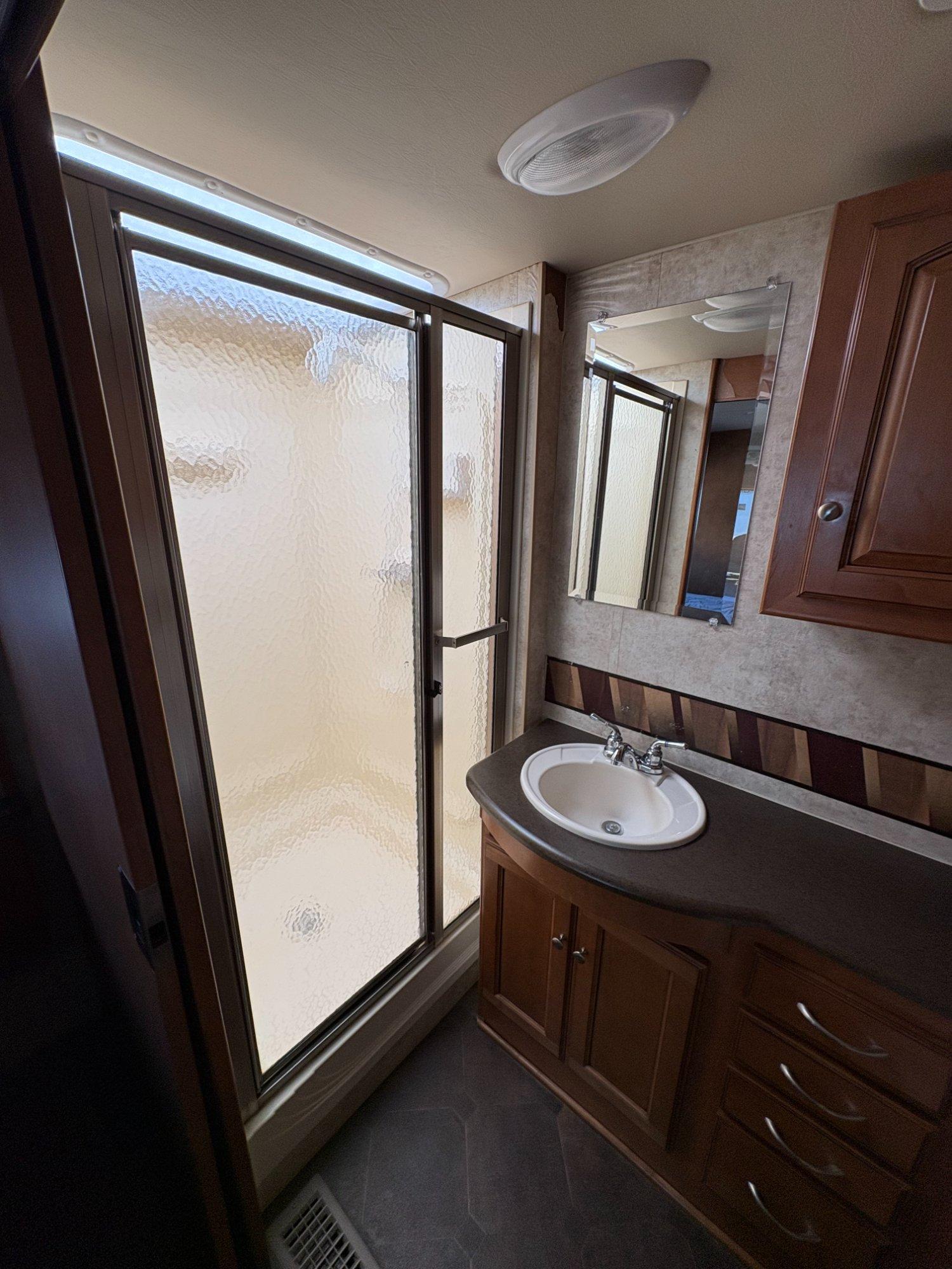 2012 Winnebago 2012 Winnebago Vista - thumbnail 28