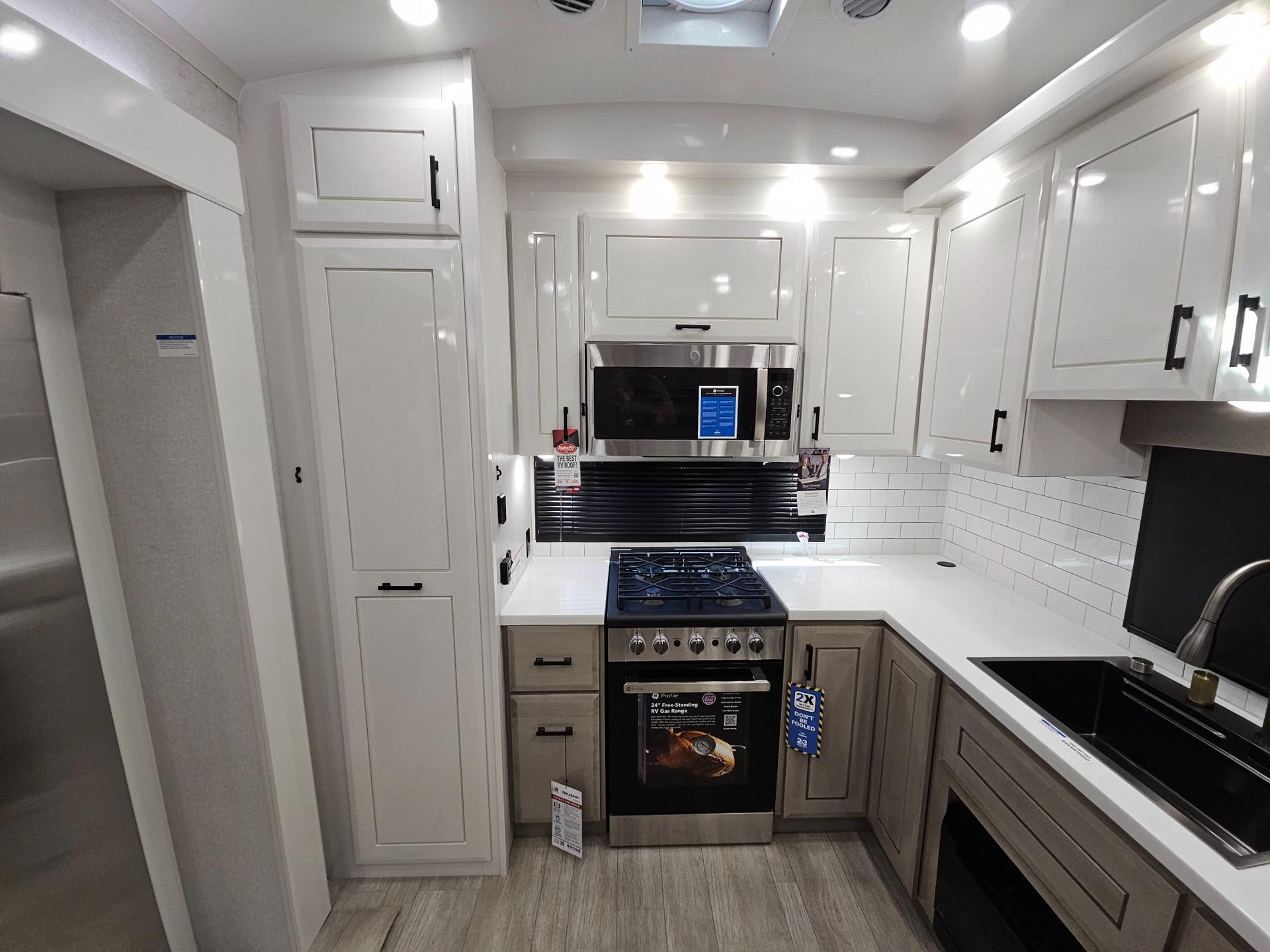 2026 Jayco 2026 Jayco Pinnacle - thumbnail 14