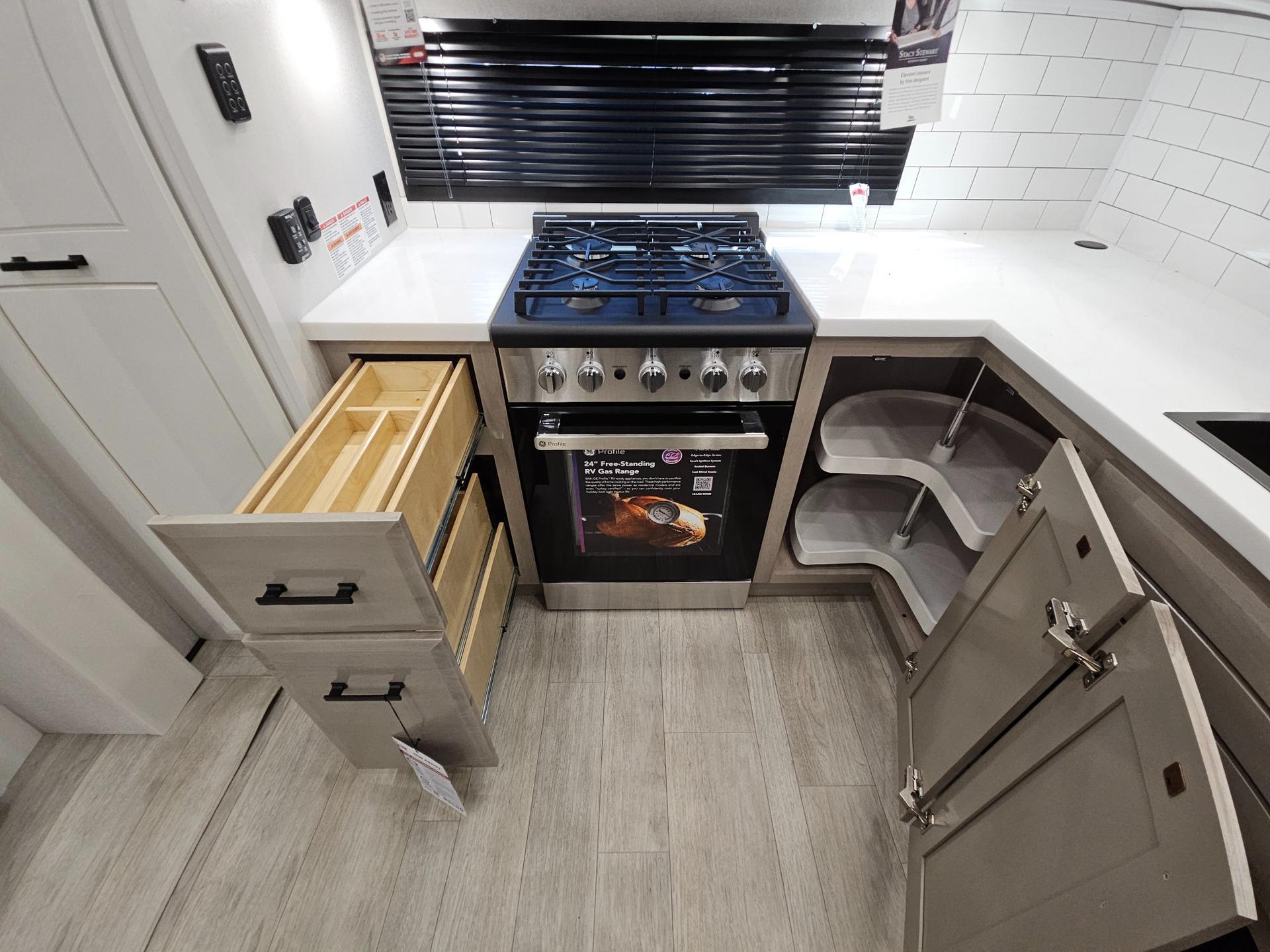 2026 Jayco 2026 Jayco Pinnacle - thumbnail 18