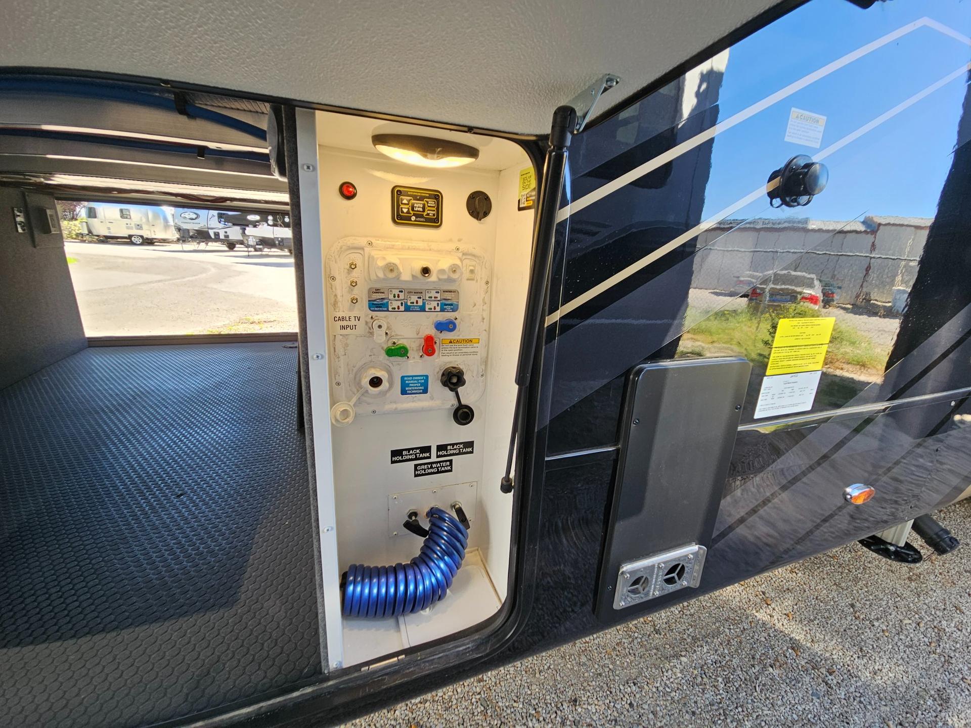 2026 Jayco 2026 Jayco Pinnacle - thumbnail 75