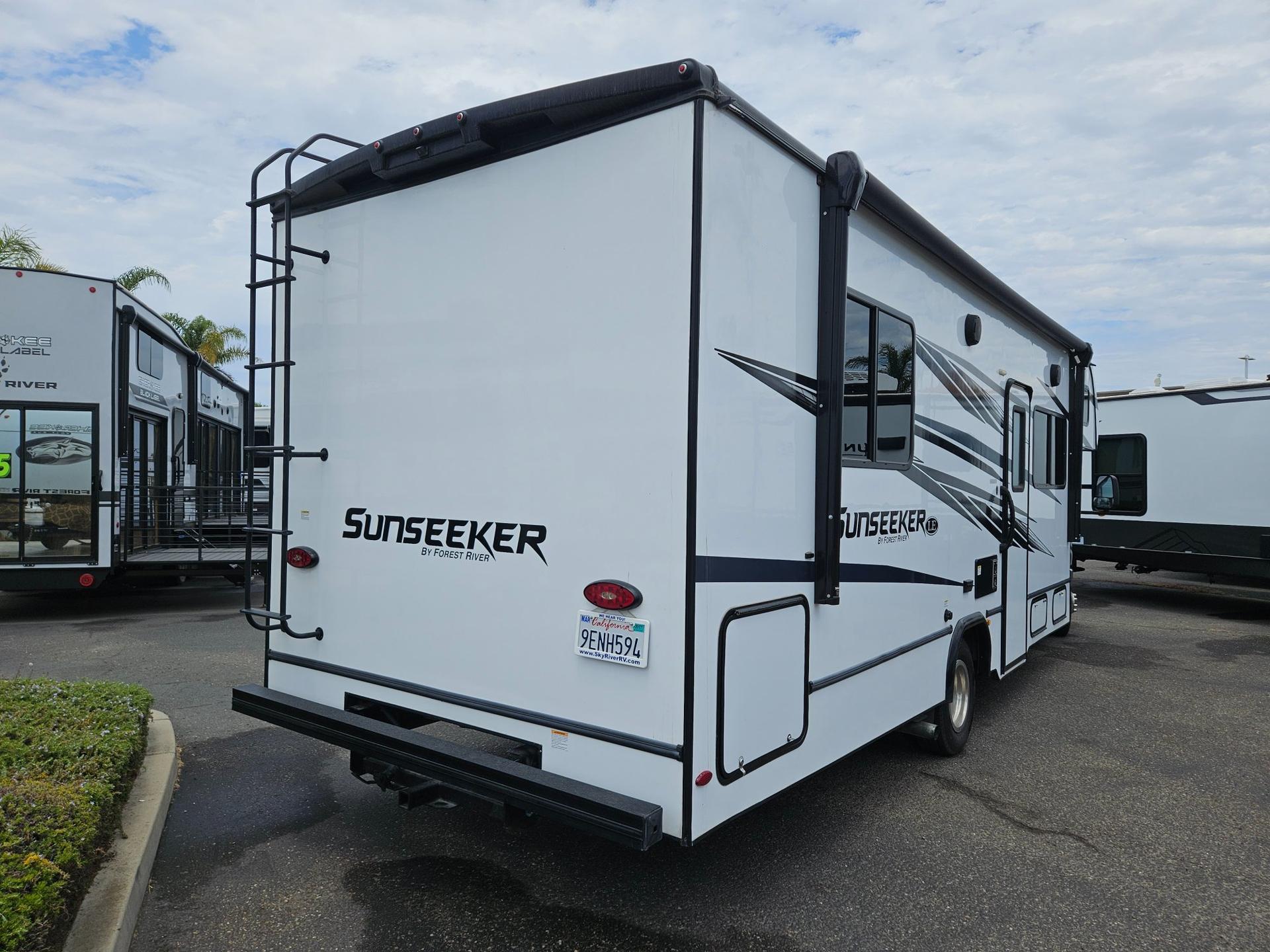 2024 Forest River RV 2024 Forest River RV Sunseeker LE - thumbnail 3