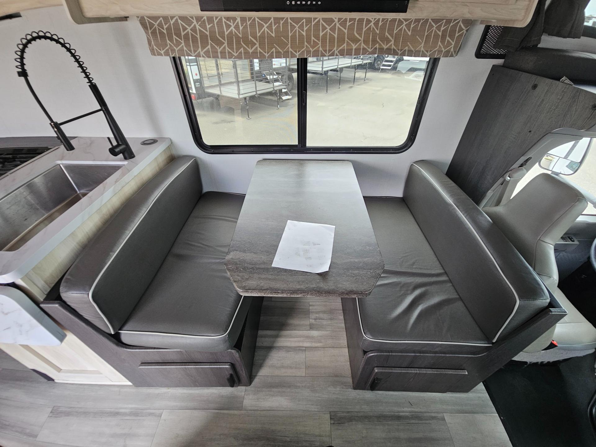 2024 Forest River RV 2024 Forest River RV Sunseeker LE - thumbnail 8
