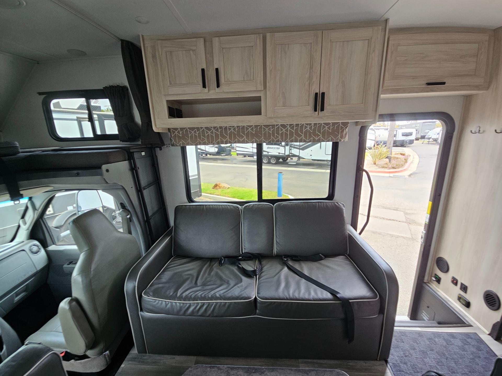 2024 Forest River RV 2024 Forest River RV Sunseeker LE - thumbnail 12