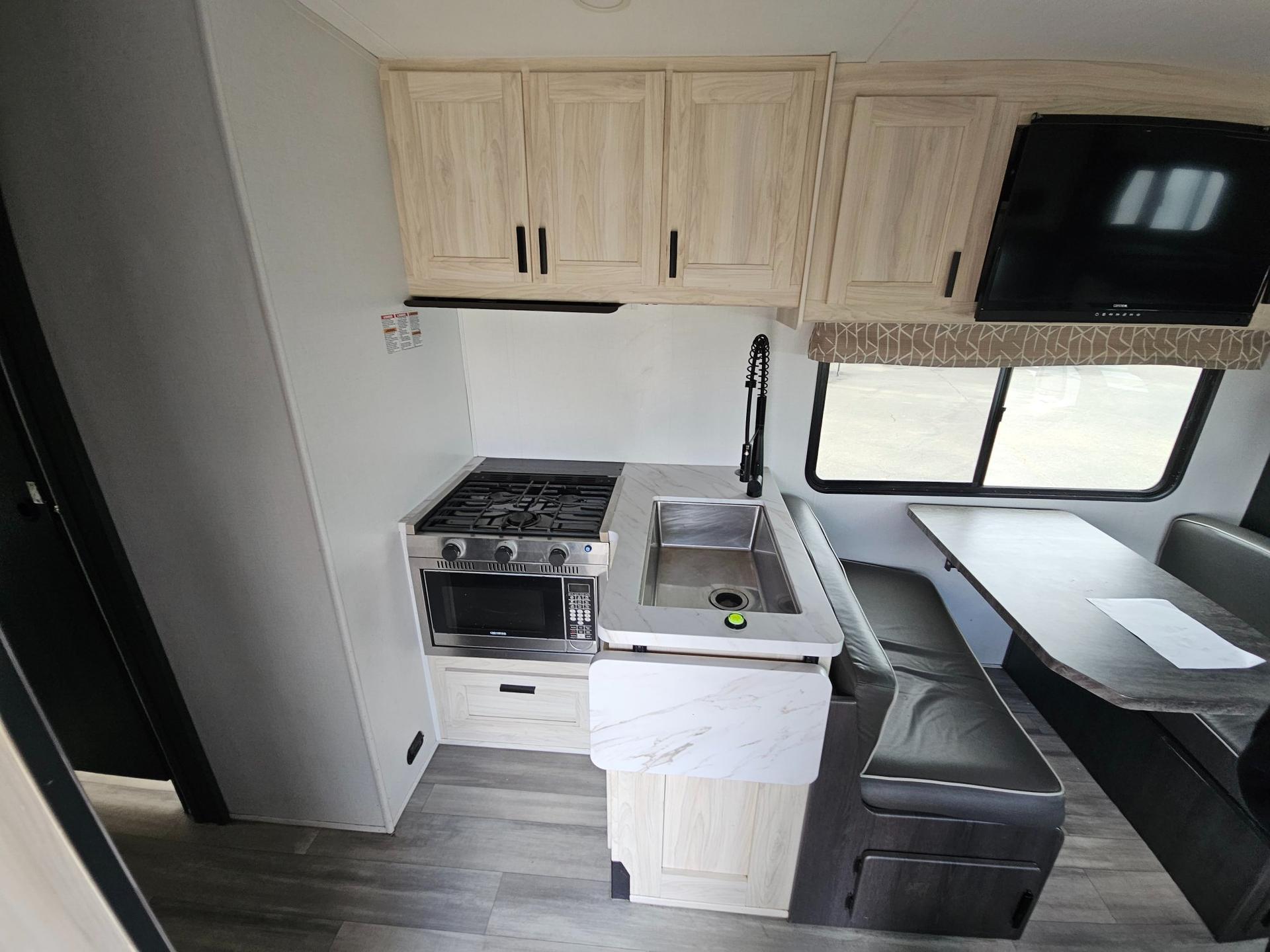2024 Forest River RV 2024 Forest River RV Sunseeker LE - thumbnail 16