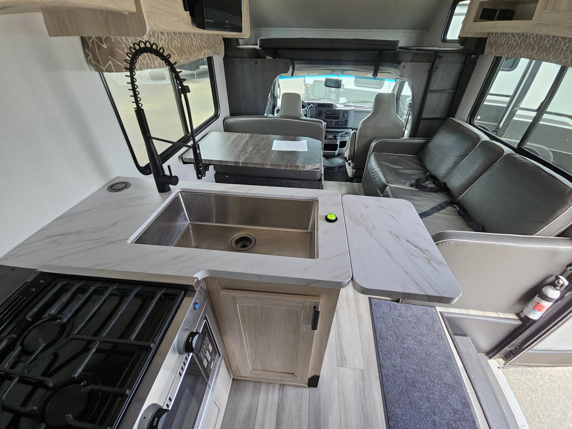 2024 Forest River RV 2024 Forest River RV Sunseeker LE - thumbnail 20