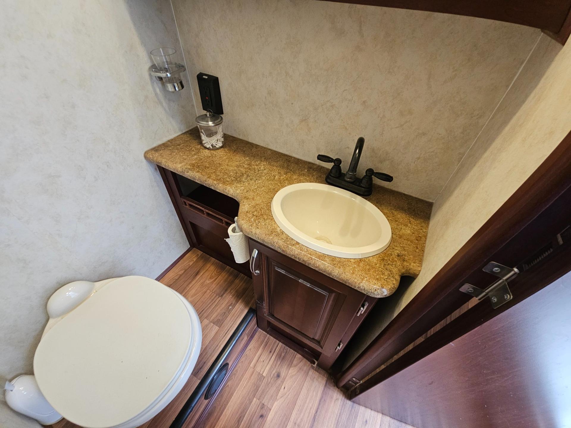 2015 Nexus RV 2015 Nexus RV Phantom - thumbnail 31