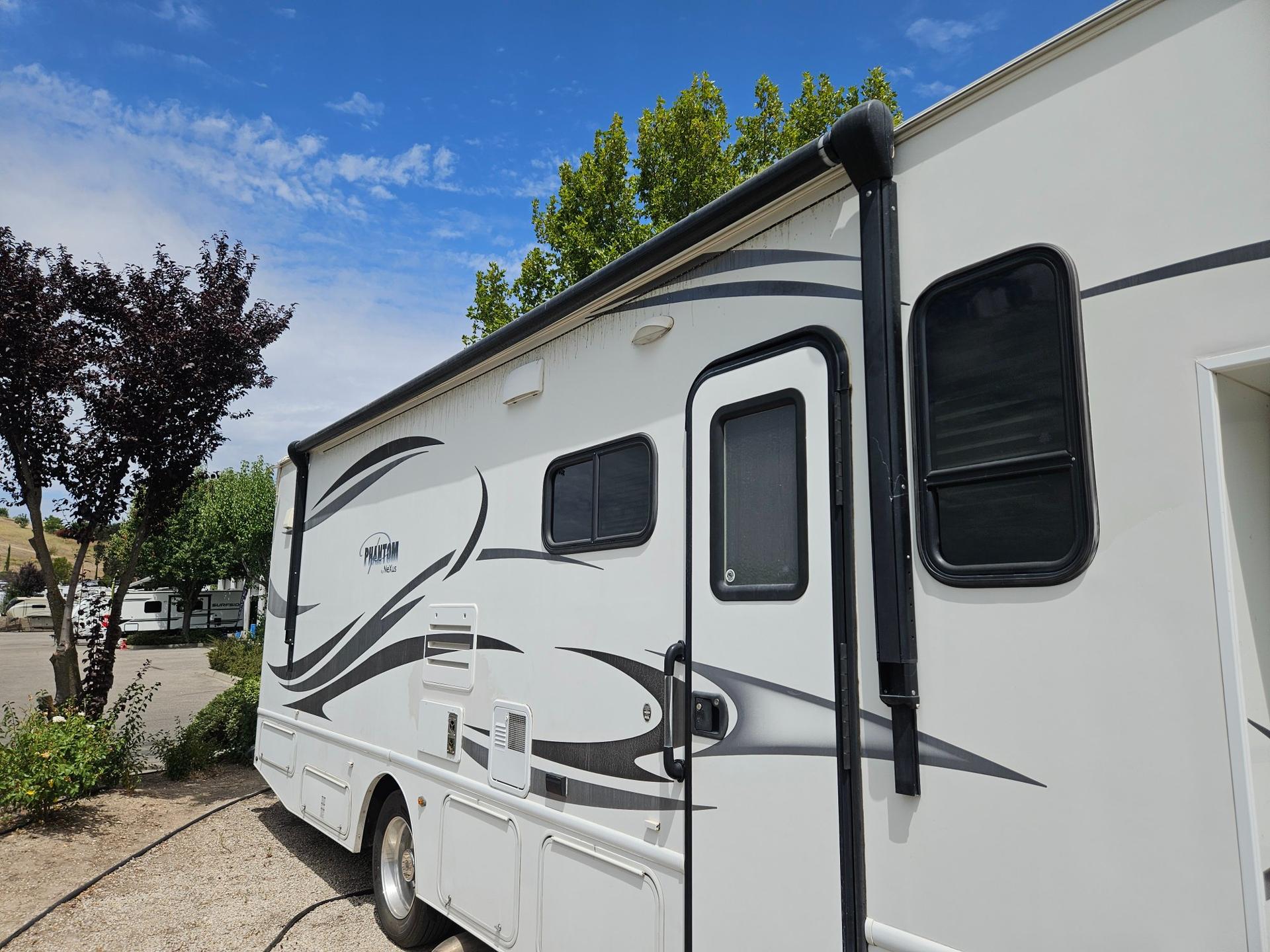 2015 Nexus RV 2015 Nexus RV Phantom - thumbnail 47