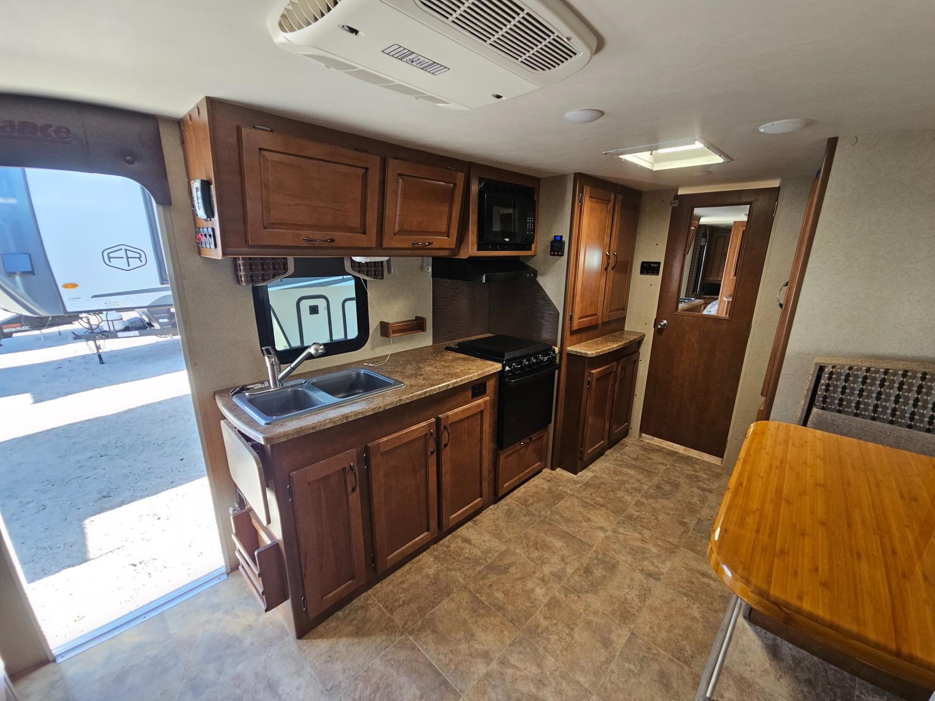 2016 Lance Trailers 2016 Lance Trailers Lance - thumbnail 6