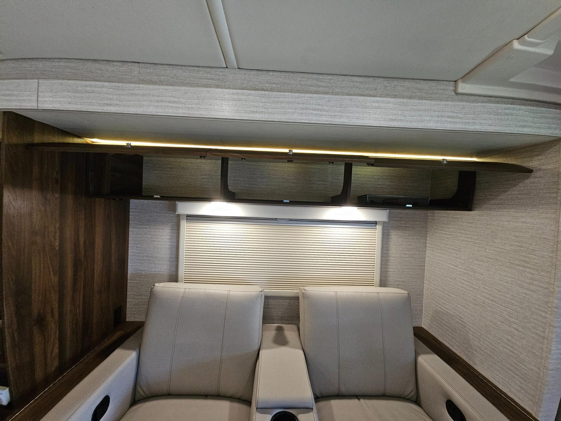 2021 Winnebago Industries 2021 Winnebago Industries View - thumbnail 11