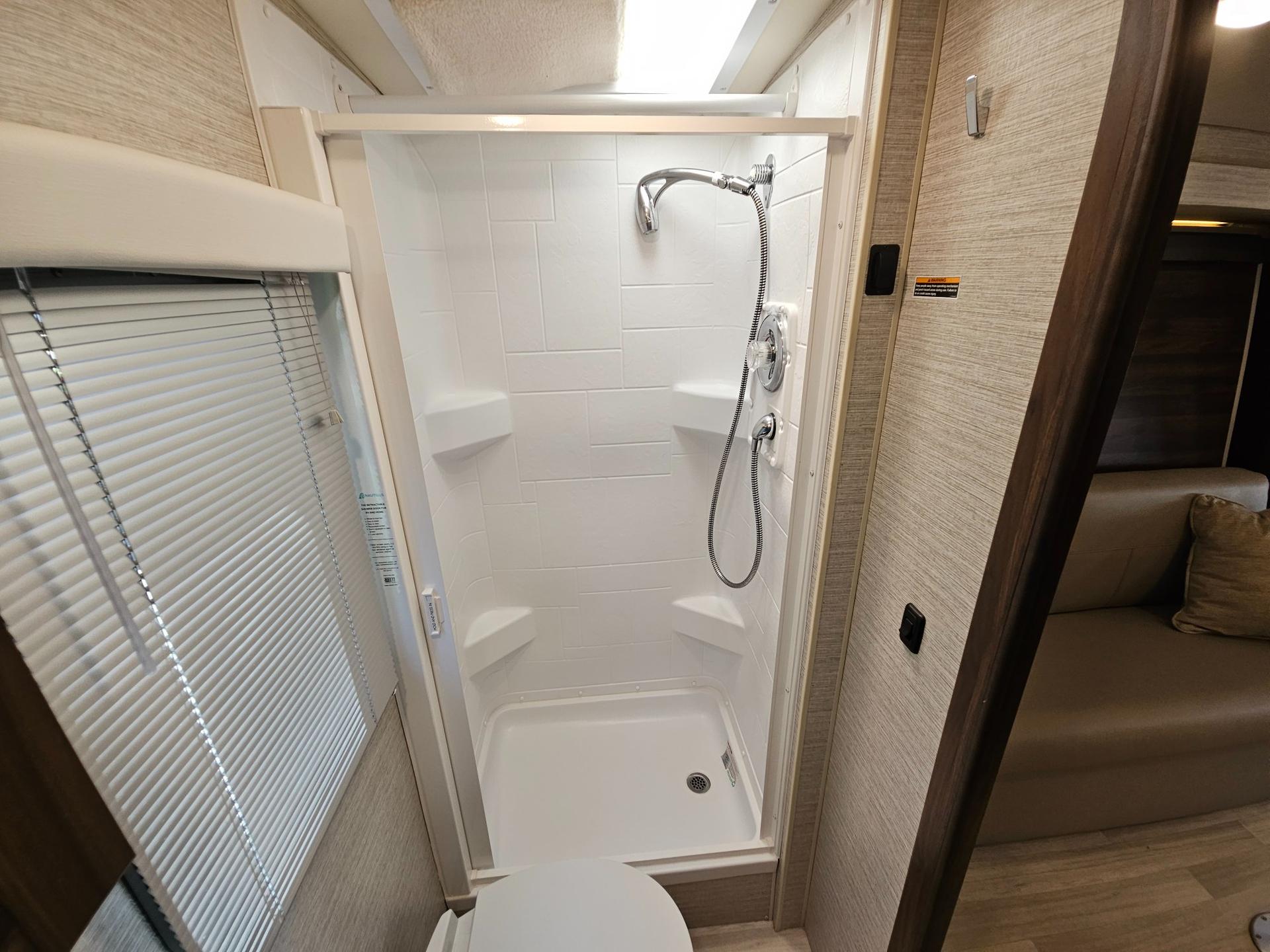 2021 Winnebago Industries 2021 Winnebago Industries View - thumbnail 26