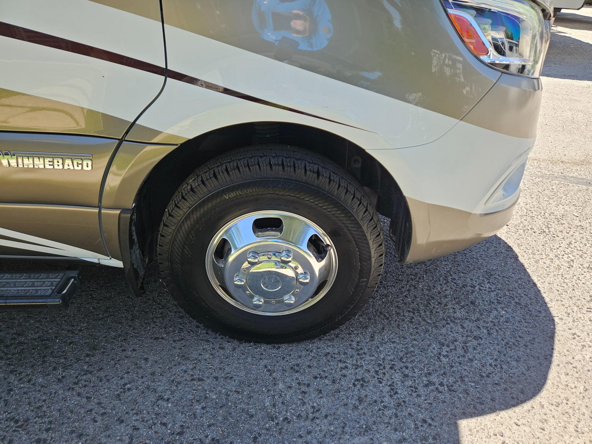 2021 Winnebago Industries 2021 Winnebago Industries View - thumbnail 38