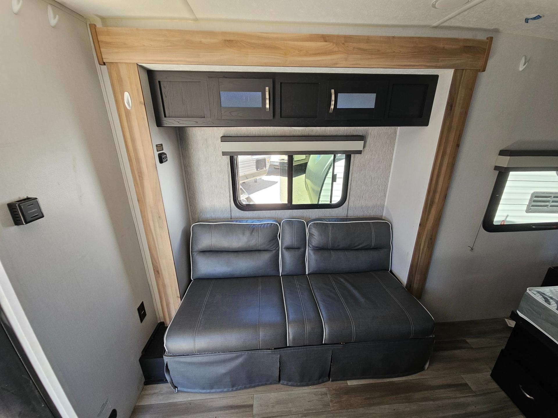 2022 Coachmen 2022 Coachmen Freedom Express Ultra Lite Series - thumbnail 7
