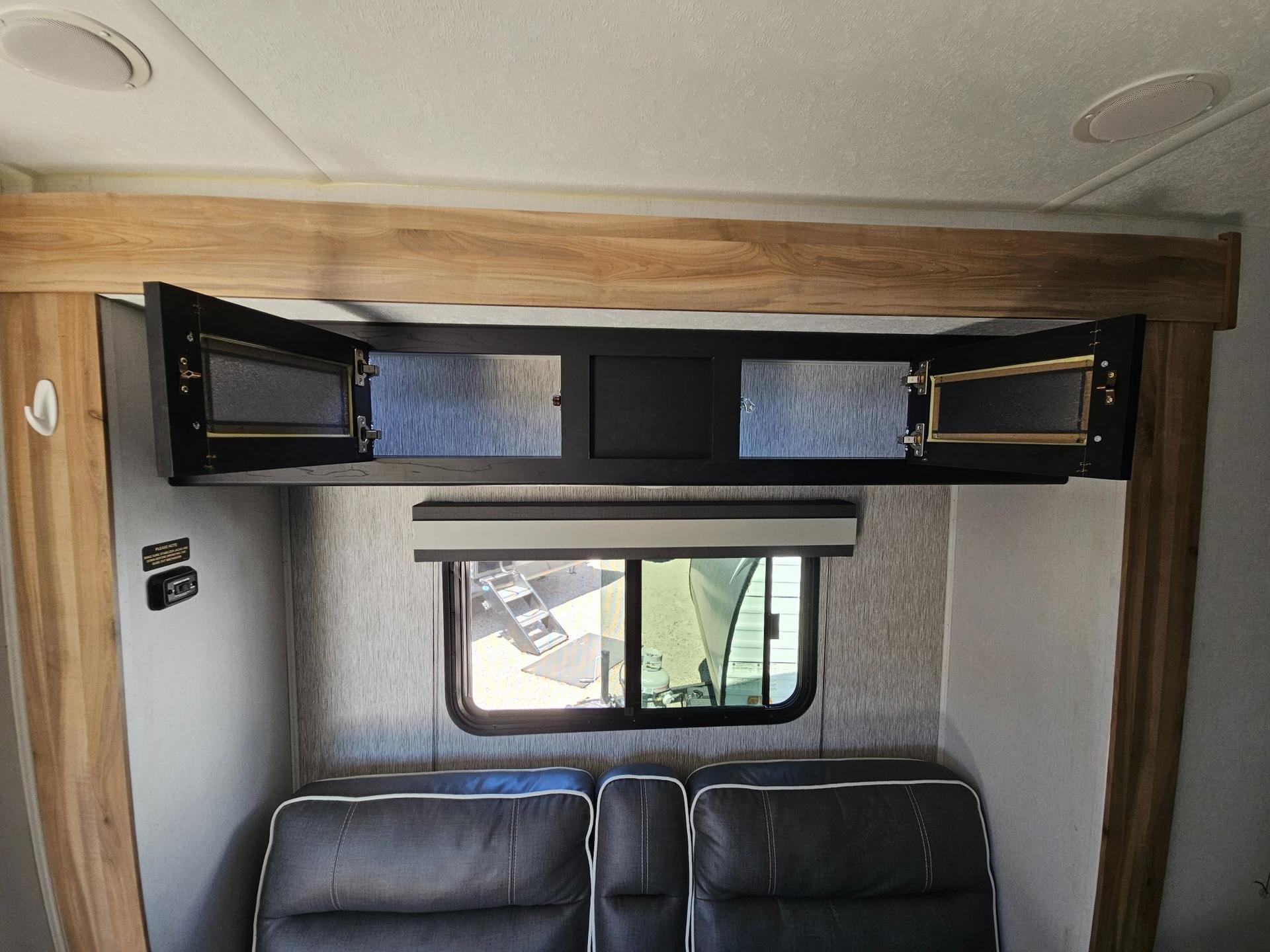 2022 Coachmen 2022 Coachmen Freedom Express Ultra Lite Series - thumbnail 9