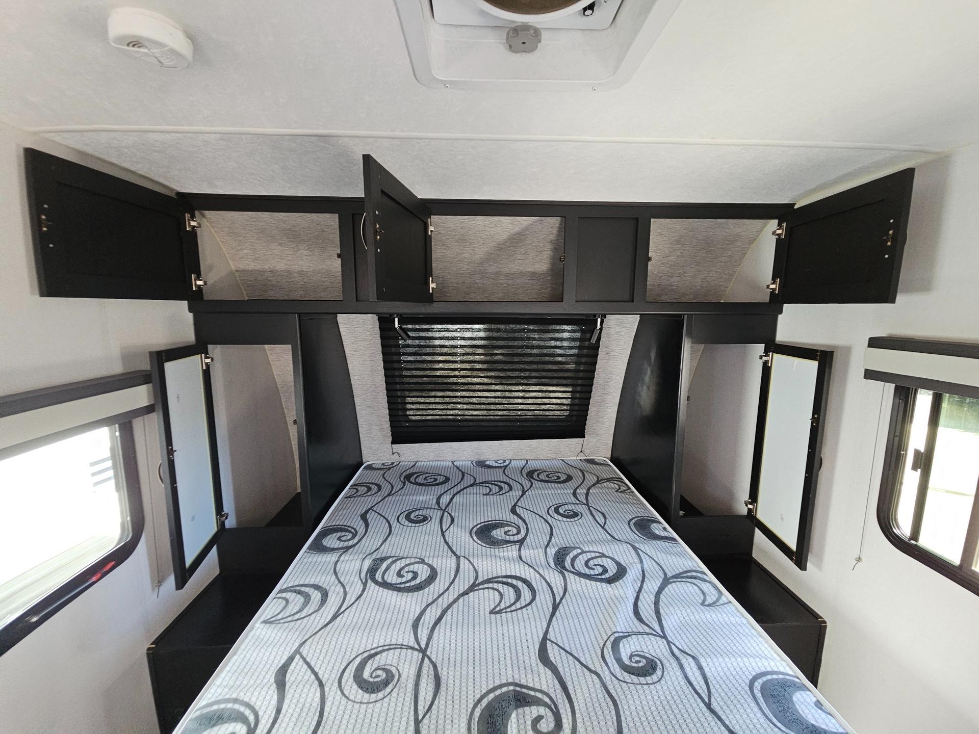 2022 Coachmen 2022 Coachmen Freedom Express Ultra Lite Series - thumbnail 12