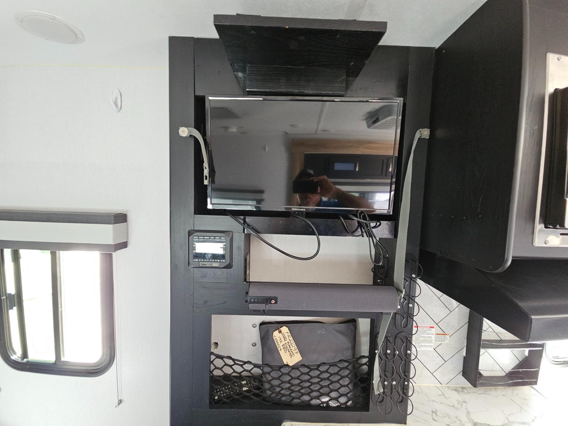 2022 Coachmen 2022 Coachmen Freedom Express Ultra Lite Series - thumbnail 14