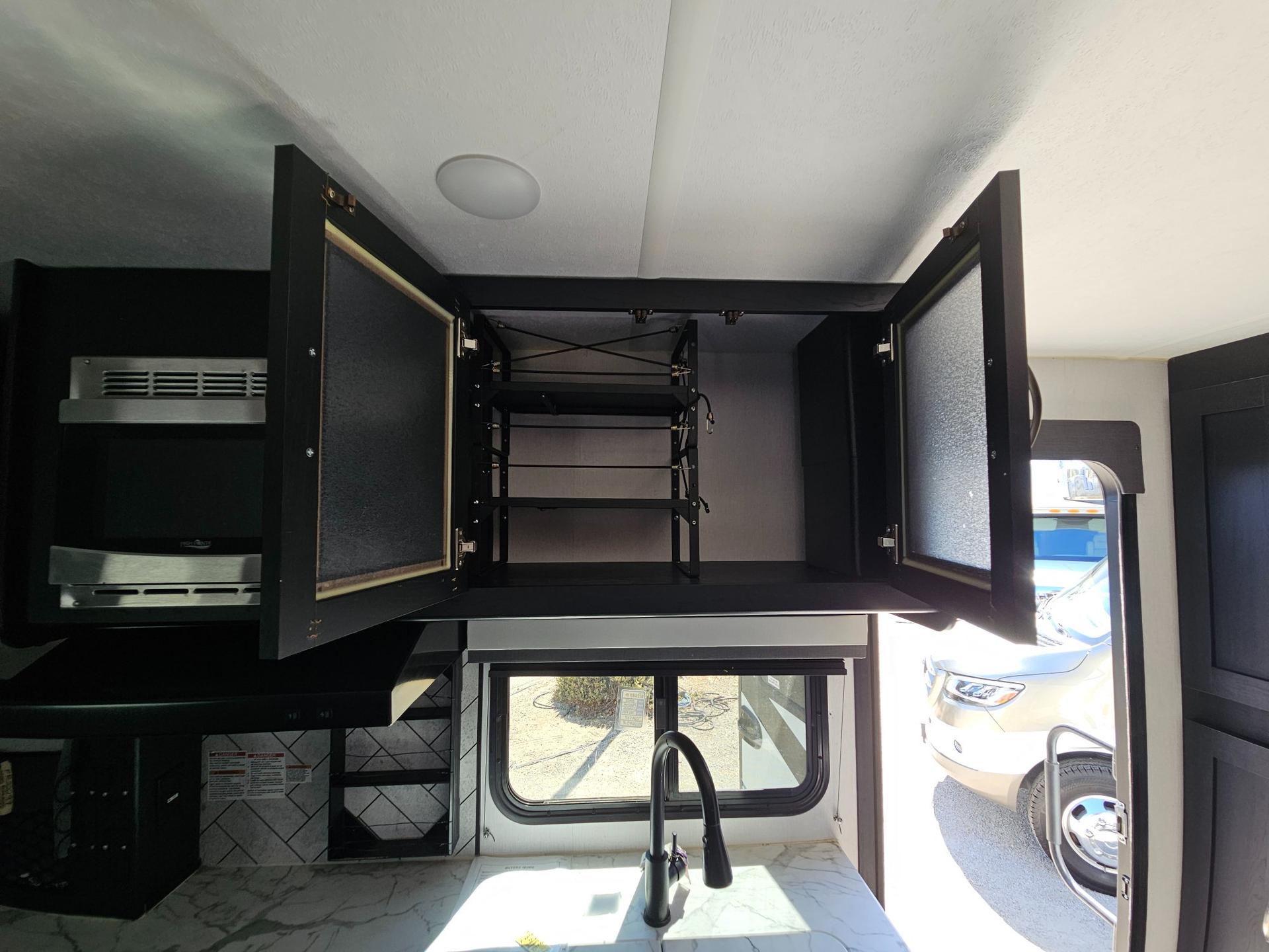 2022 Coachmen 2022 Coachmen Freedom Express Ultra Lite Series - thumbnail 17