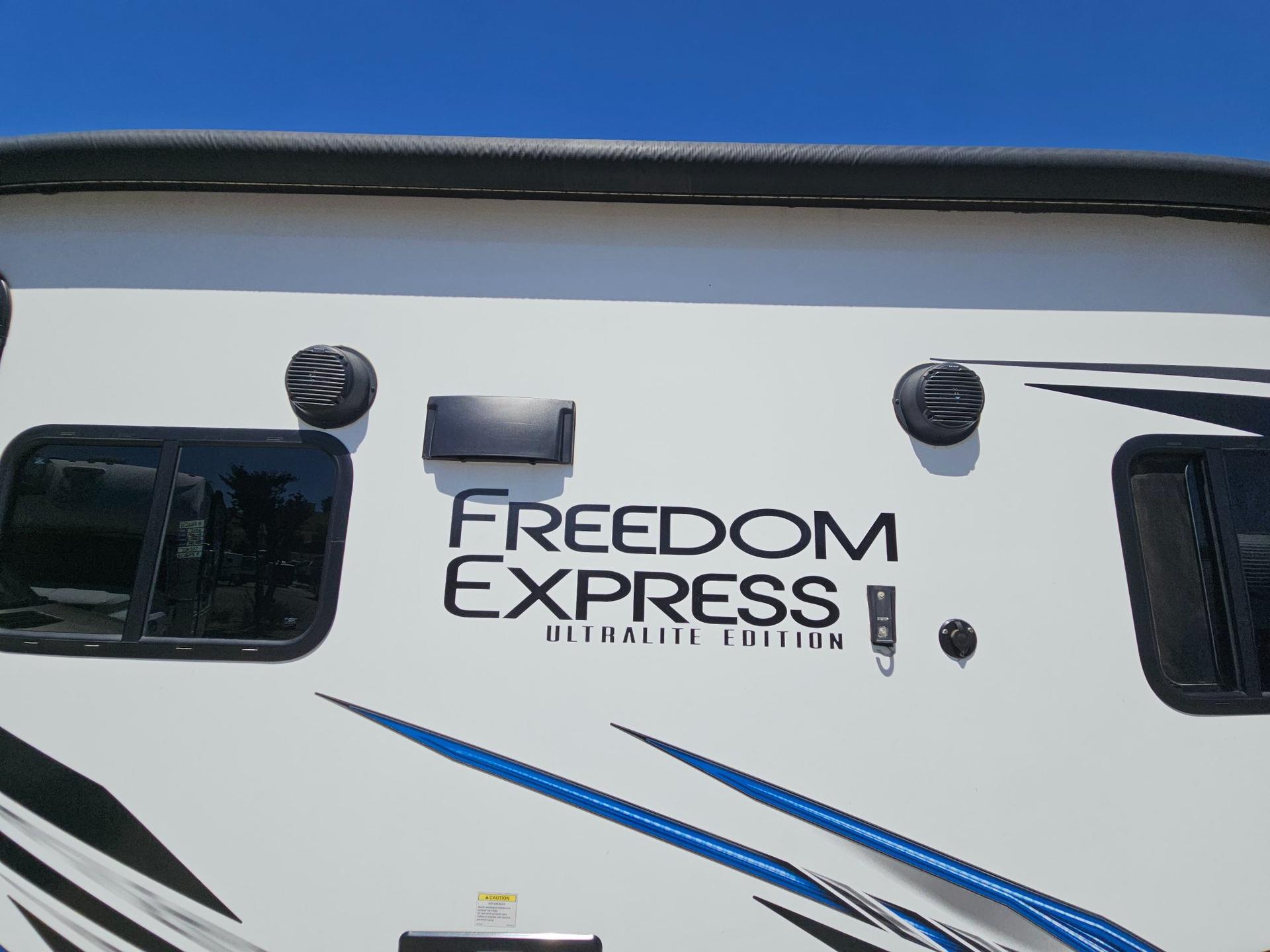 2022 Coachmen 2022 Coachmen Freedom Express Ultra Lite Series - thumbnail 33