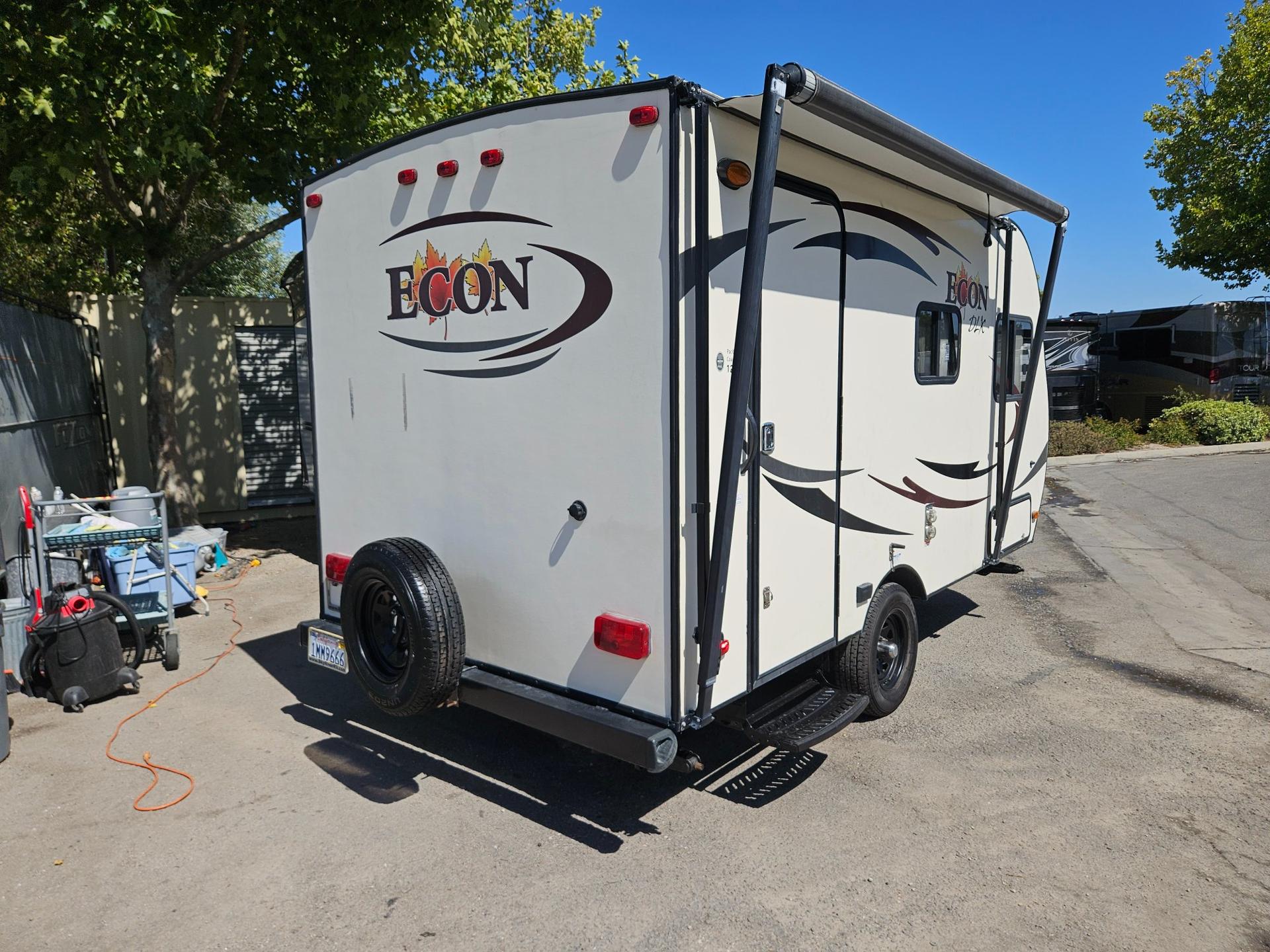 2016 Pacific Coachworks 2016 Pacific Coachworks Econ - thumbnail 2