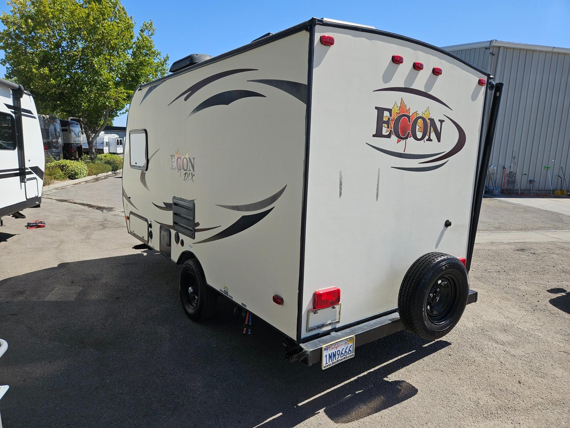 2016 Pacific Coachworks 2016 Pacific Coachworks Econ - thumbnail 3