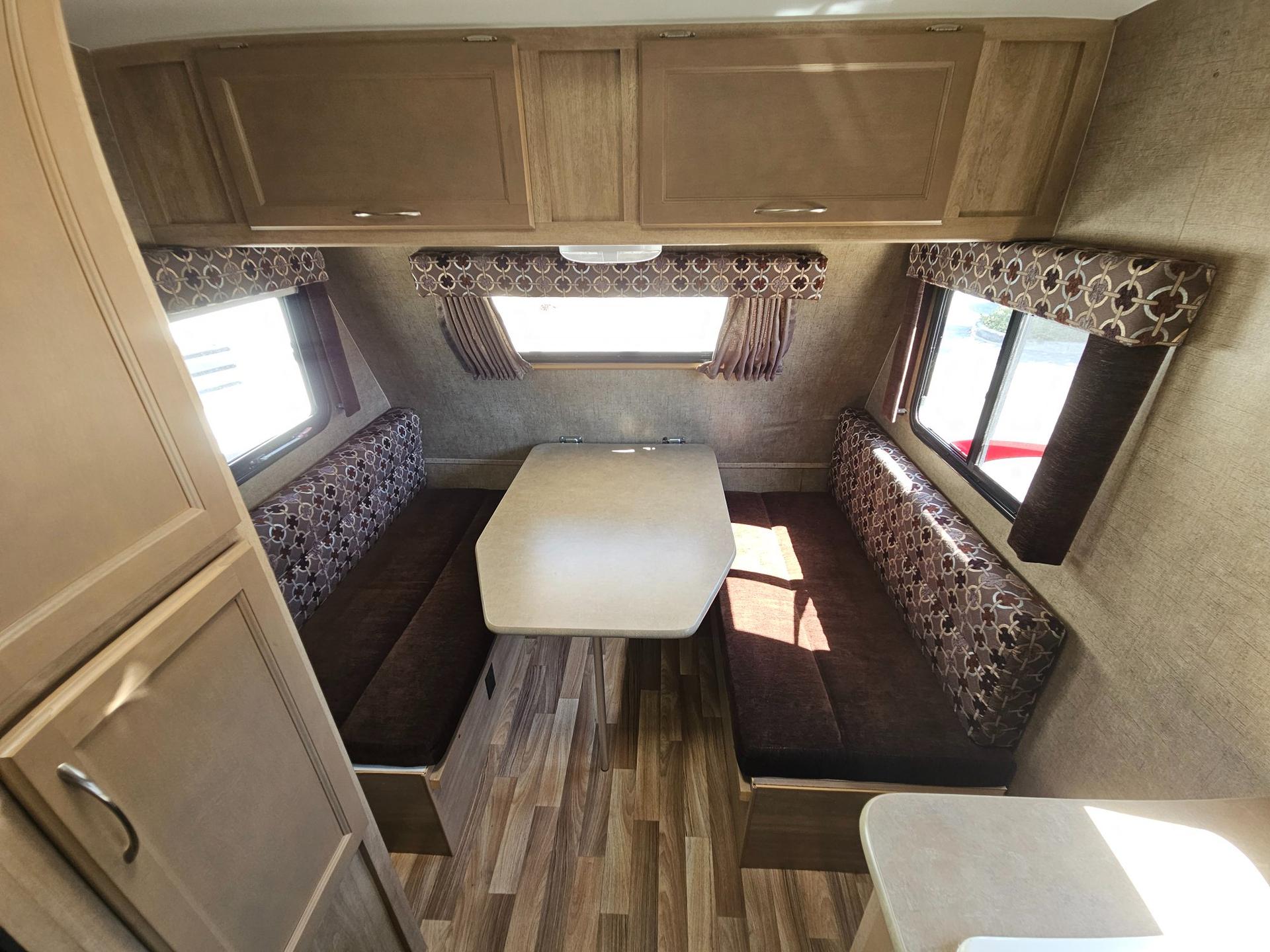 2016 Pacific Coachworks 2016 Pacific Coachworks Econ - thumbnail 6