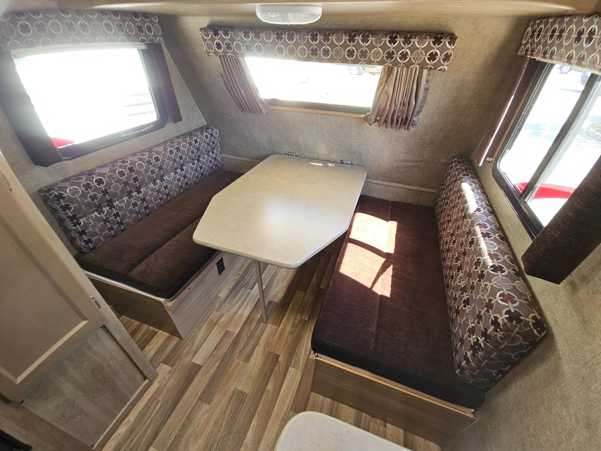 2016 Pacific Coachworks 2016 Pacific Coachworks Econ - thumbnail 7