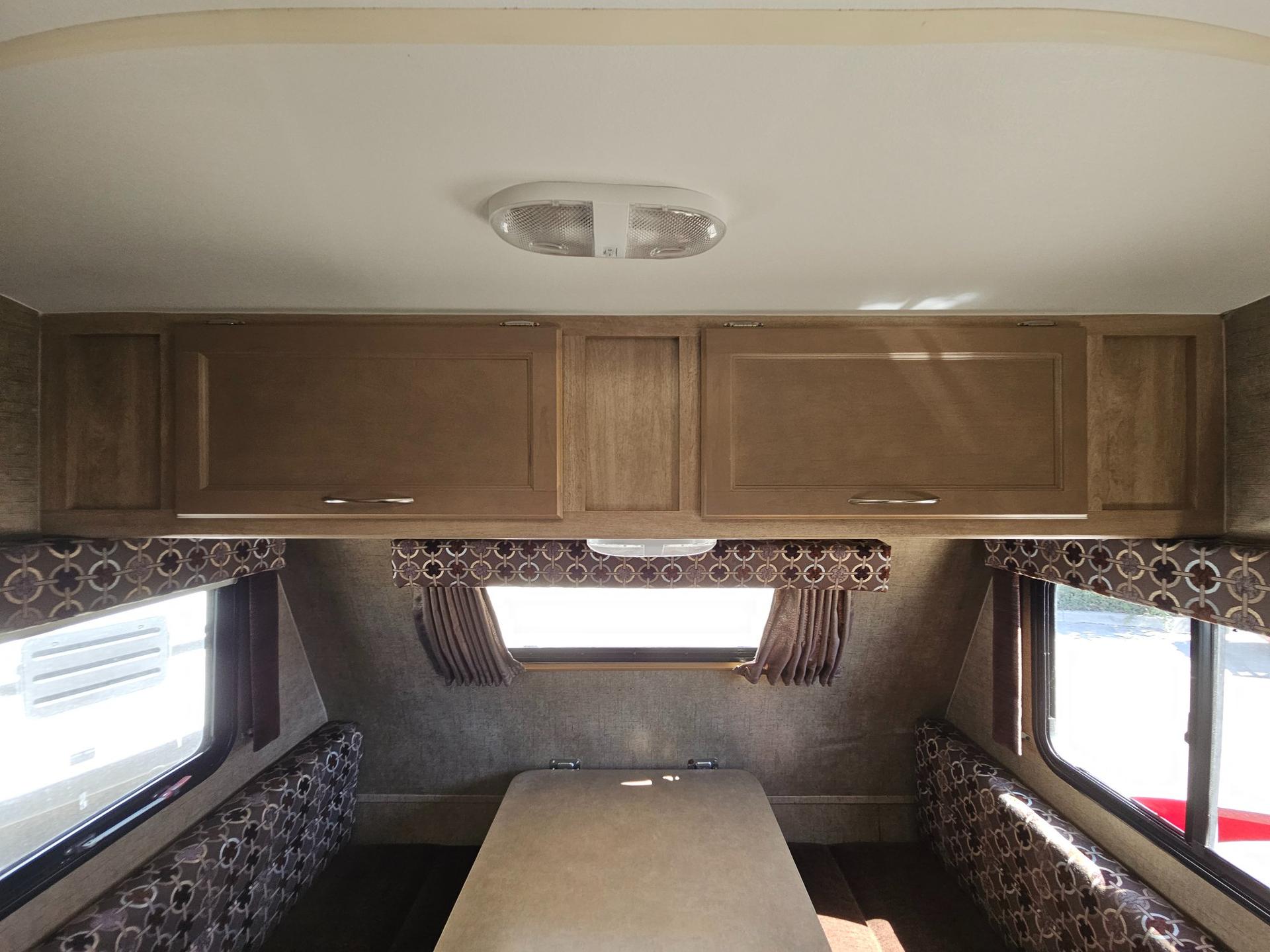 2016 Pacific Coachworks 2016 Pacific Coachworks Econ - thumbnail 8