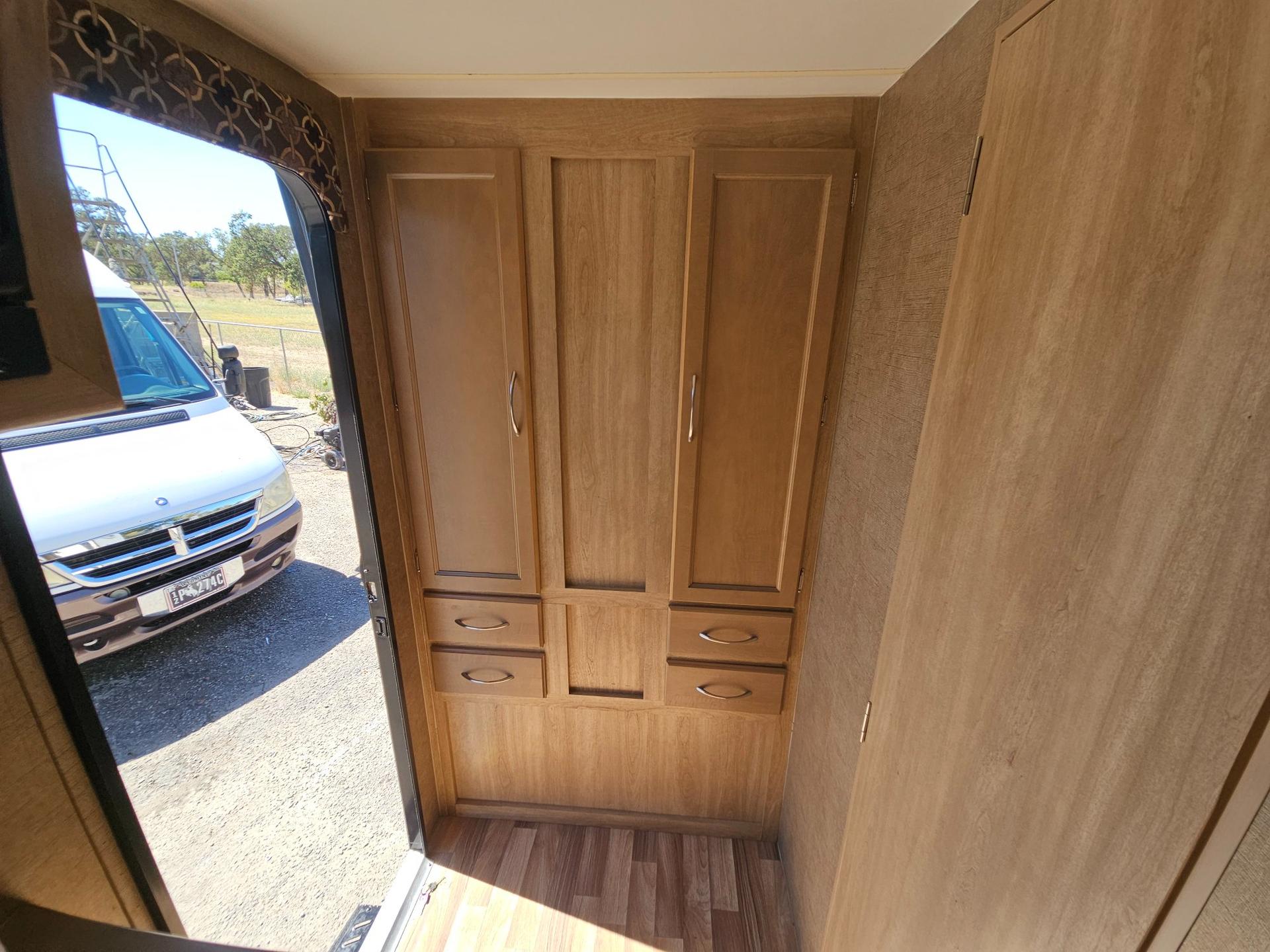 2016 Pacific Coachworks 2016 Pacific Coachworks Econ - thumbnail 18