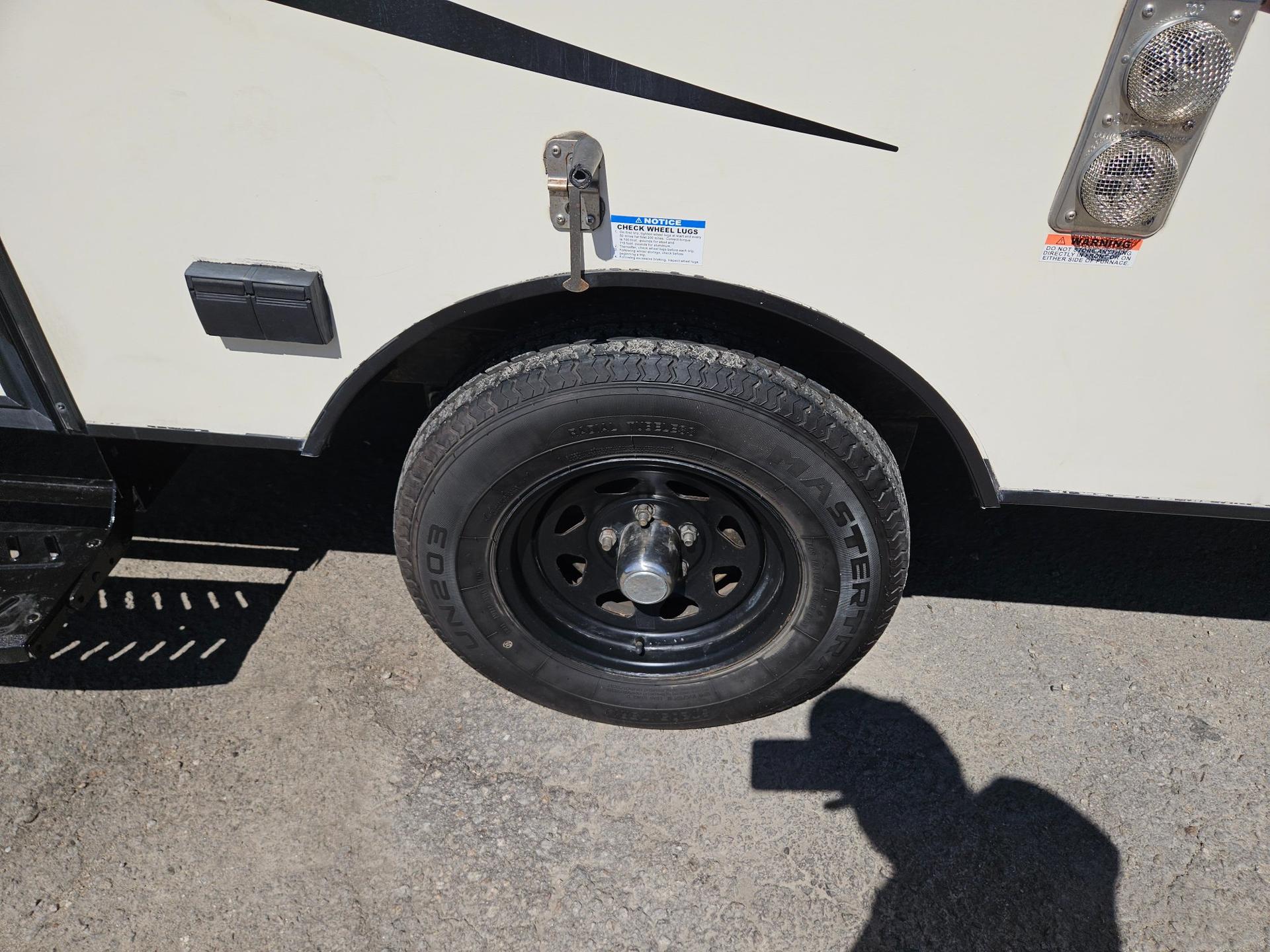 2016 Pacific Coachworks 2016 Pacific Coachworks Econ - thumbnail 27