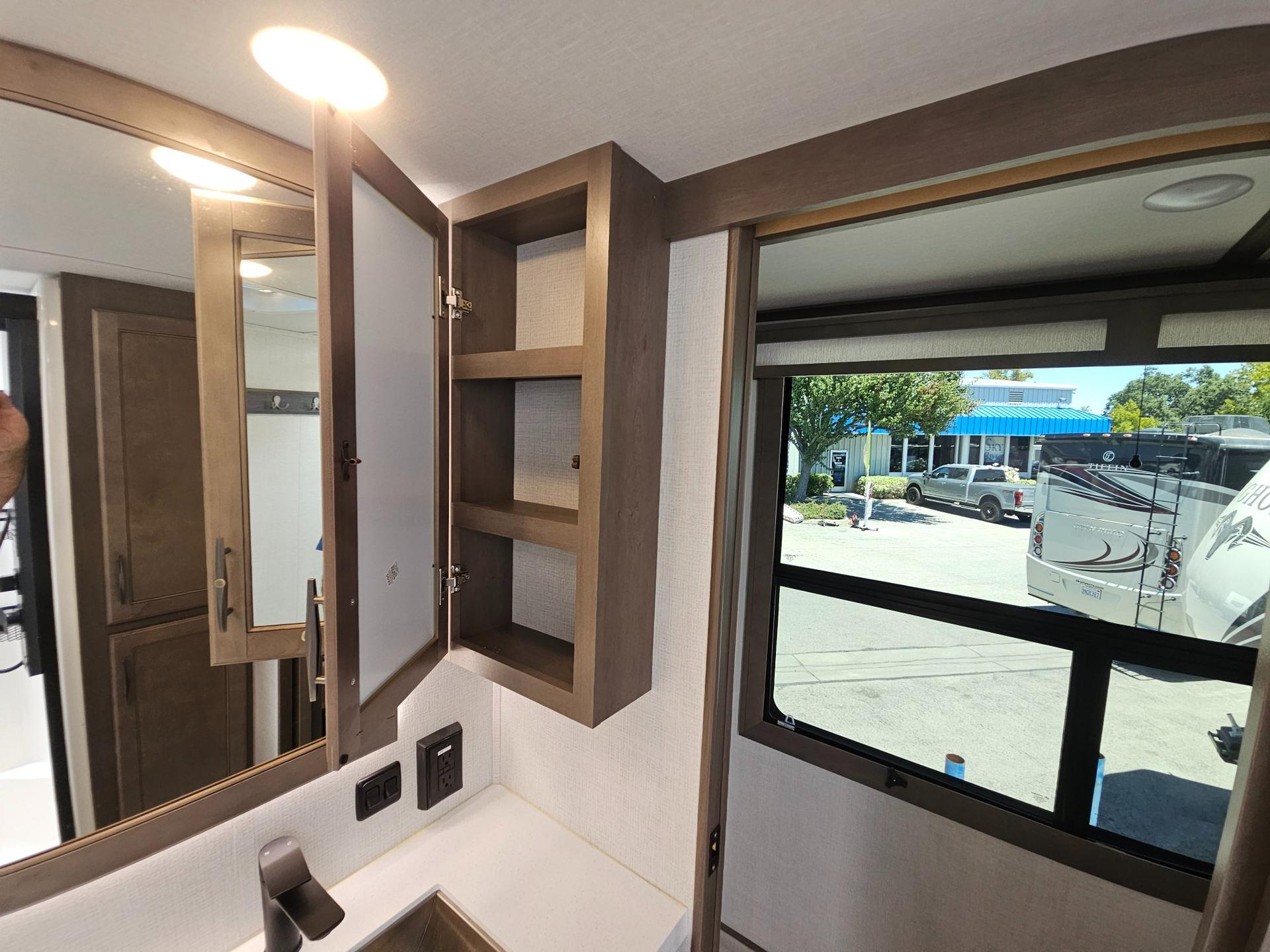 2023 Grand Design 2023 Grand Design Solitude - thumbnail 35
