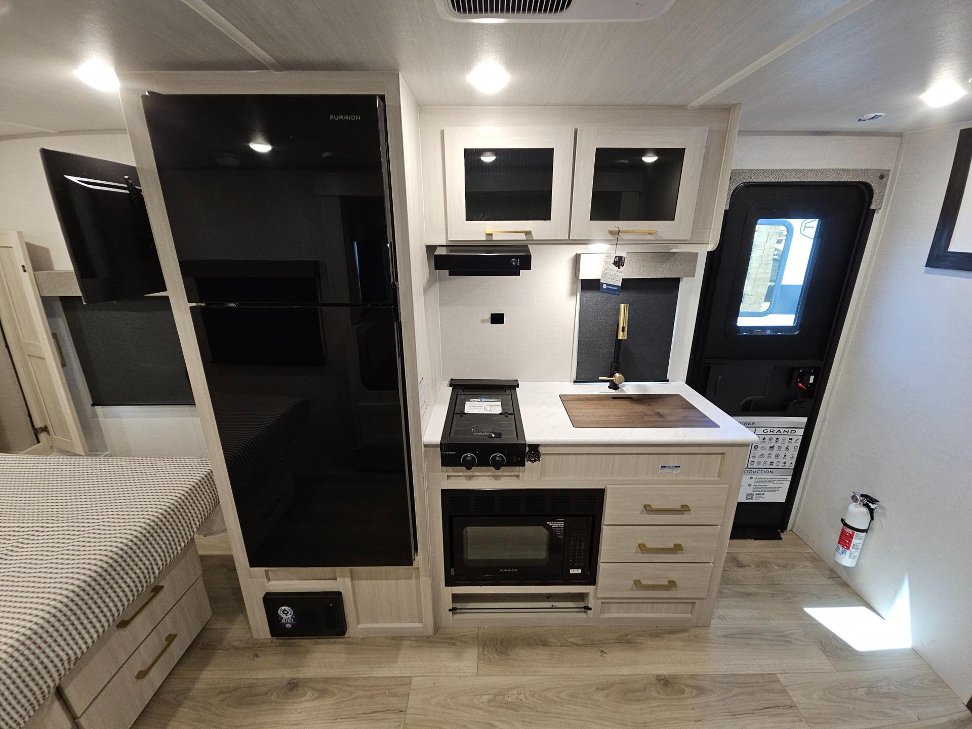 2027 Forest River RV 2027 Forest River RV Surveyor Legend - thumbnail 16
