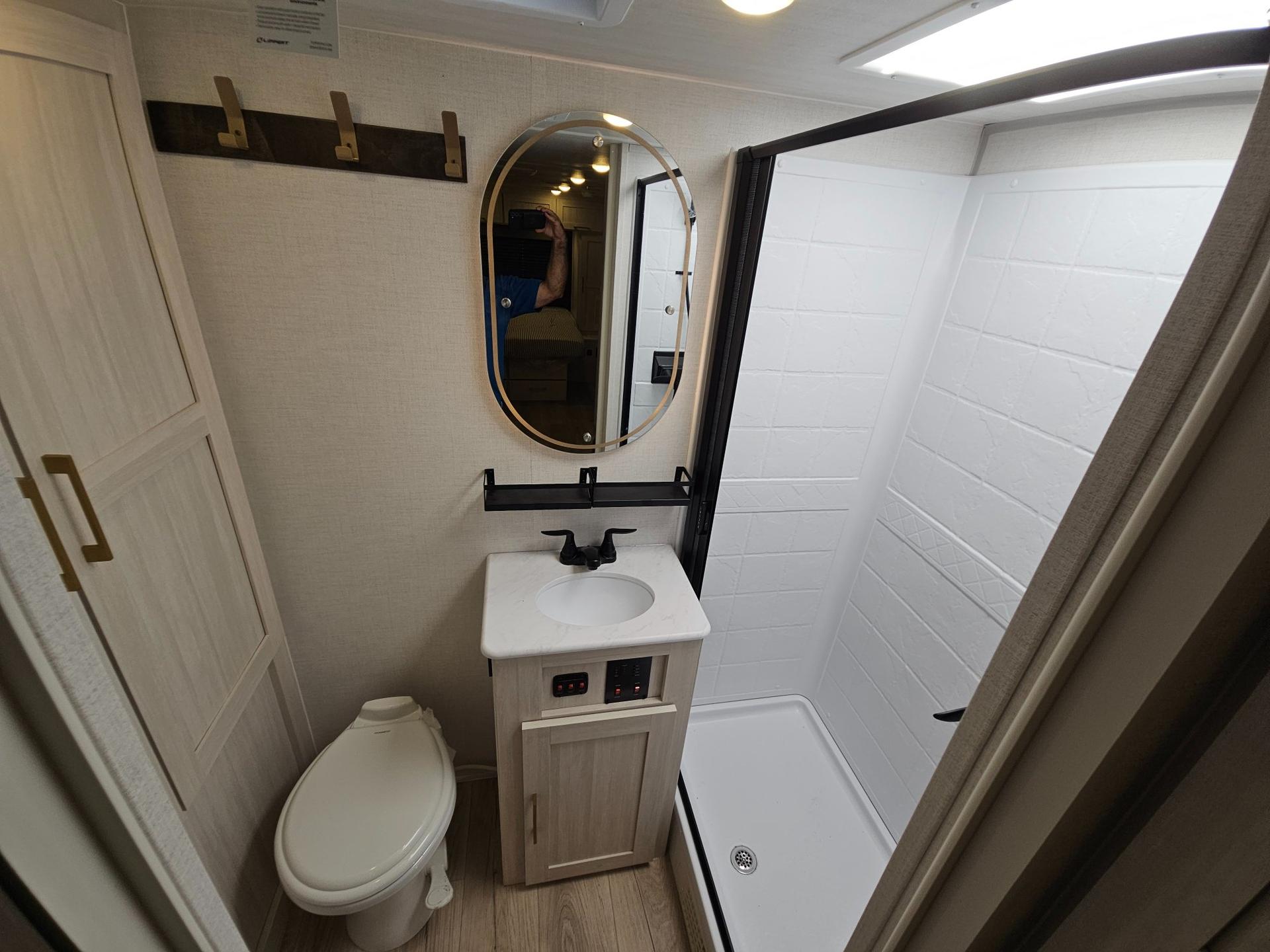 2027 Forest River RV 2027 Forest River RV Surveyor Legend - thumbnail 23