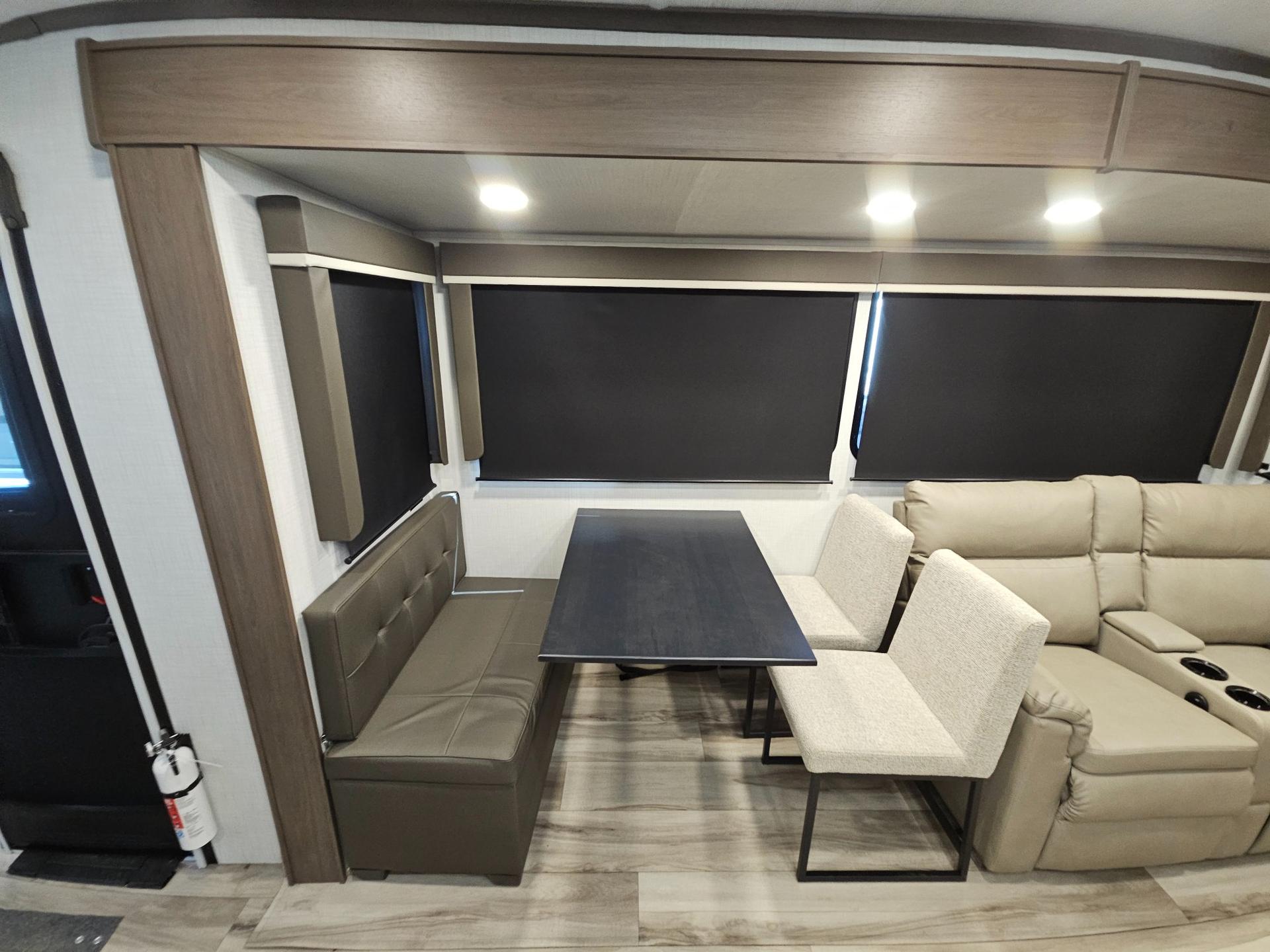 2027 Keystone RV 2027 Keystone RV Cougar Half-Ton - thumbnail 8